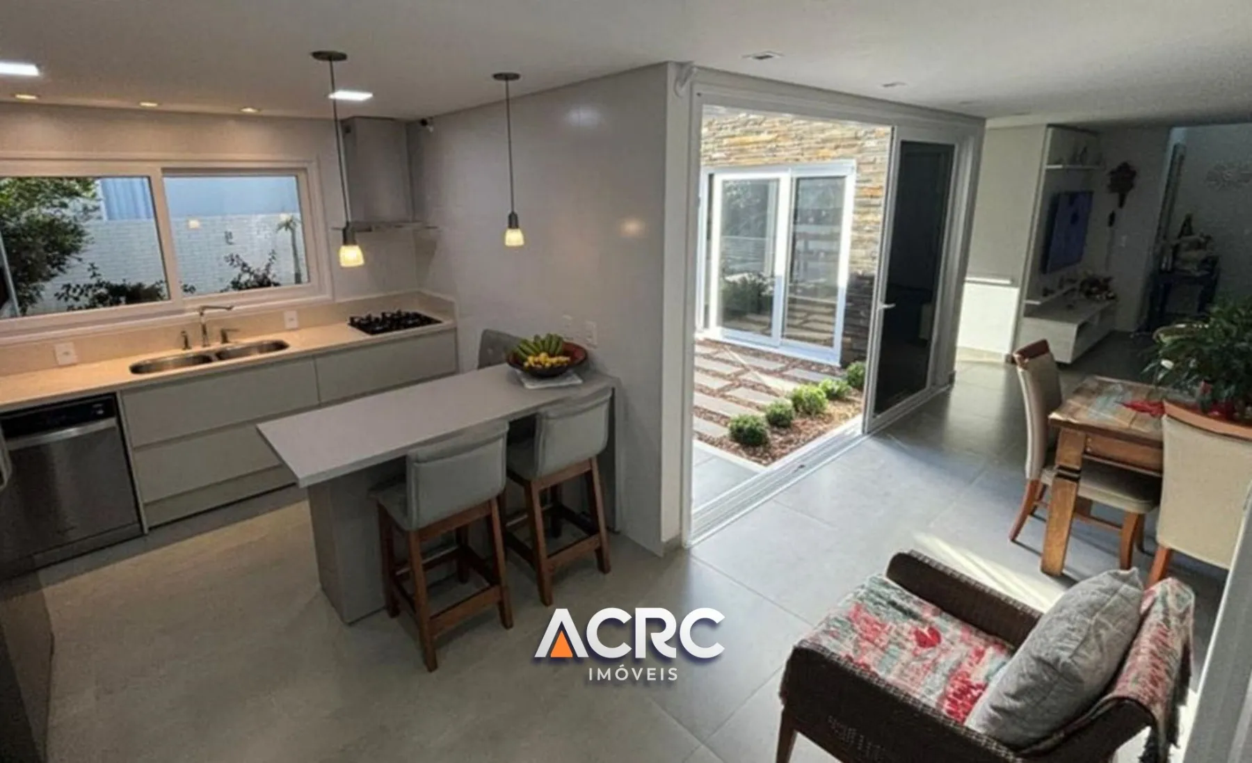 ACRC Imóveis - Casa para Venda em Florianópolis no Bairro Rio Tavares. — foto 5