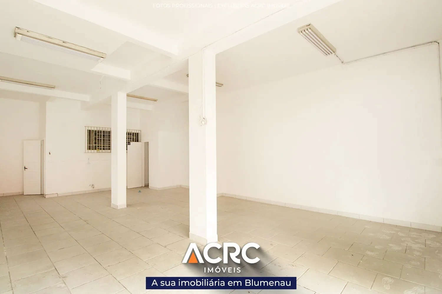 ACRC Imóveis - Prédio para Venda no Bairro Ponta Aguda. — foto 4