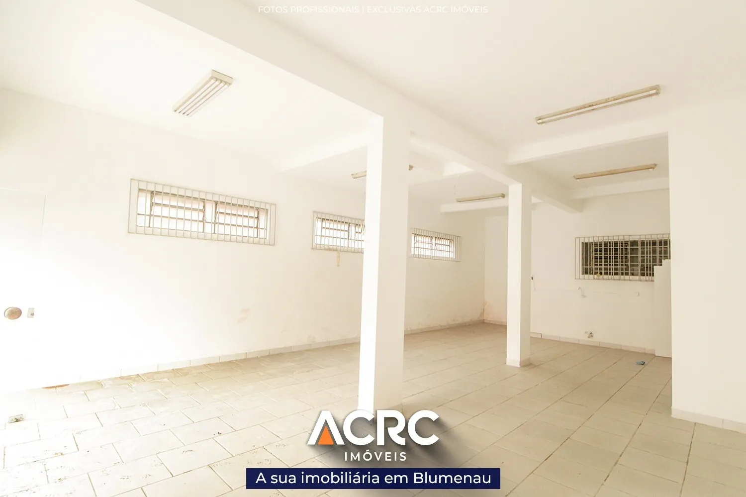 ACRC Imóveis - Prédio para Venda no Bairro Ponta Aguda. — foto 5