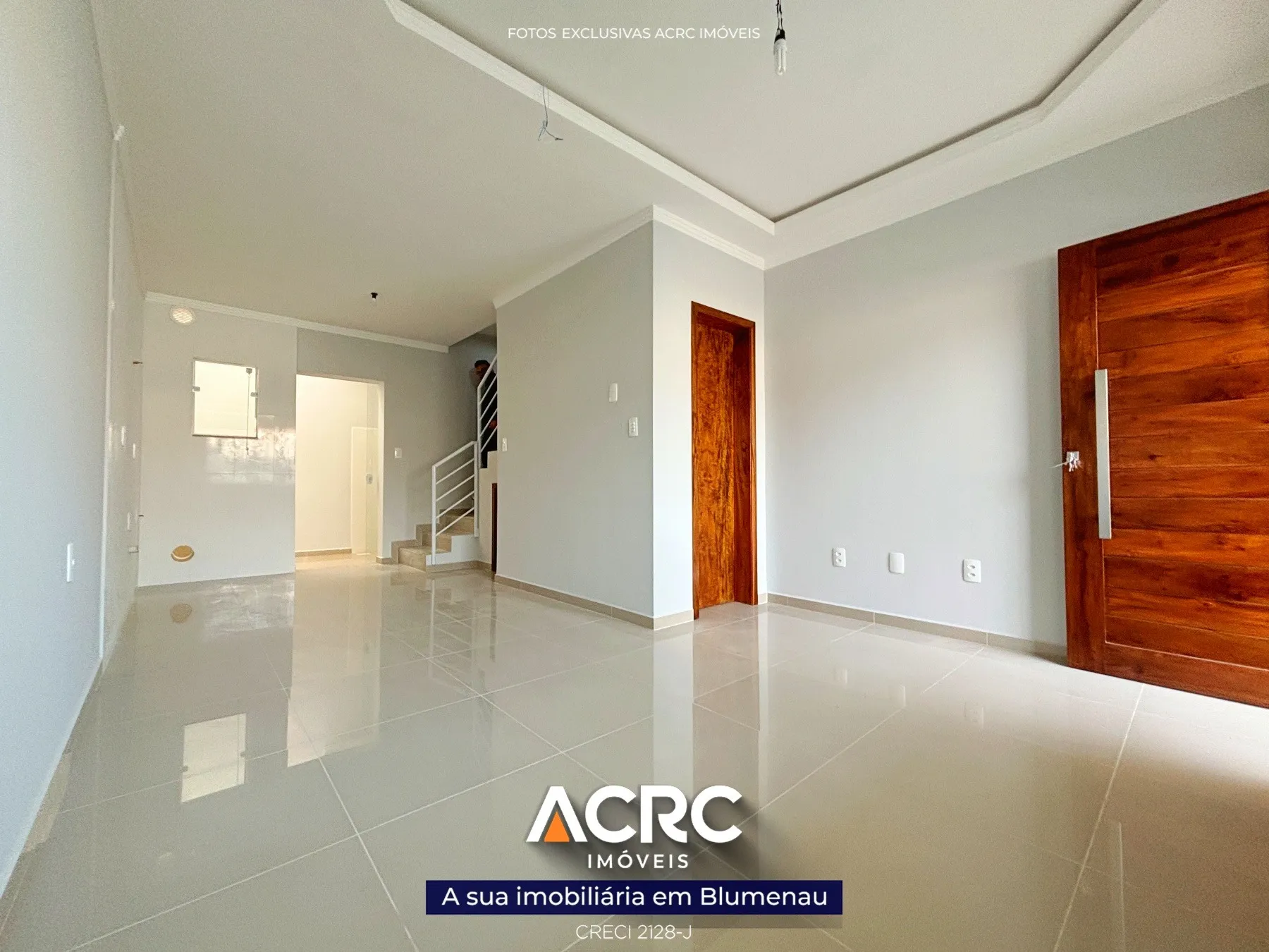 ACRC Imóveis - CA03082 - Sobrado para Venda no Bairro Itoupava Norte - foto 1