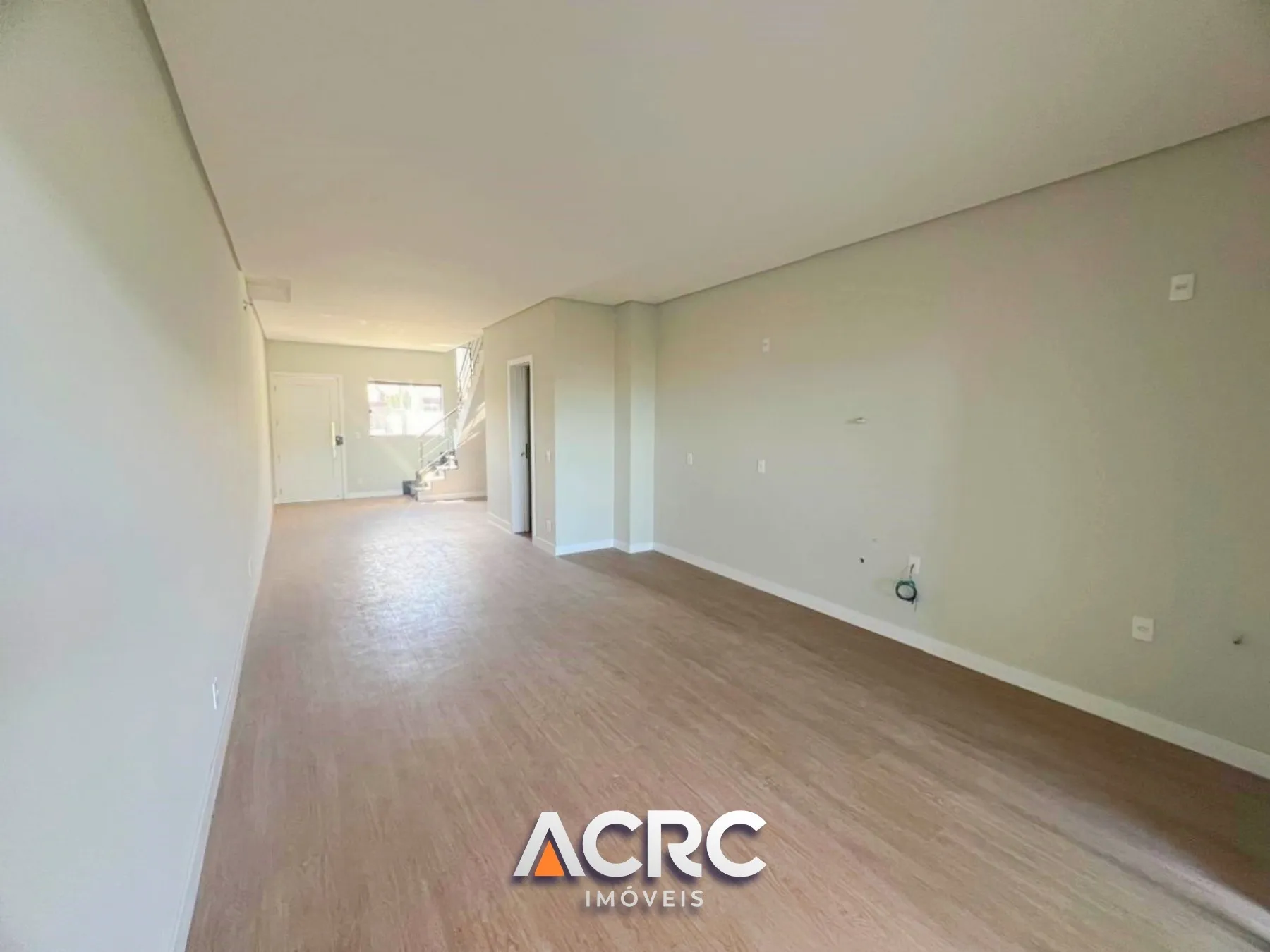 ACRC Imóveis - CA03073 - Sobrado a Venda no Bairro Fortaleza Alta. — foto 4