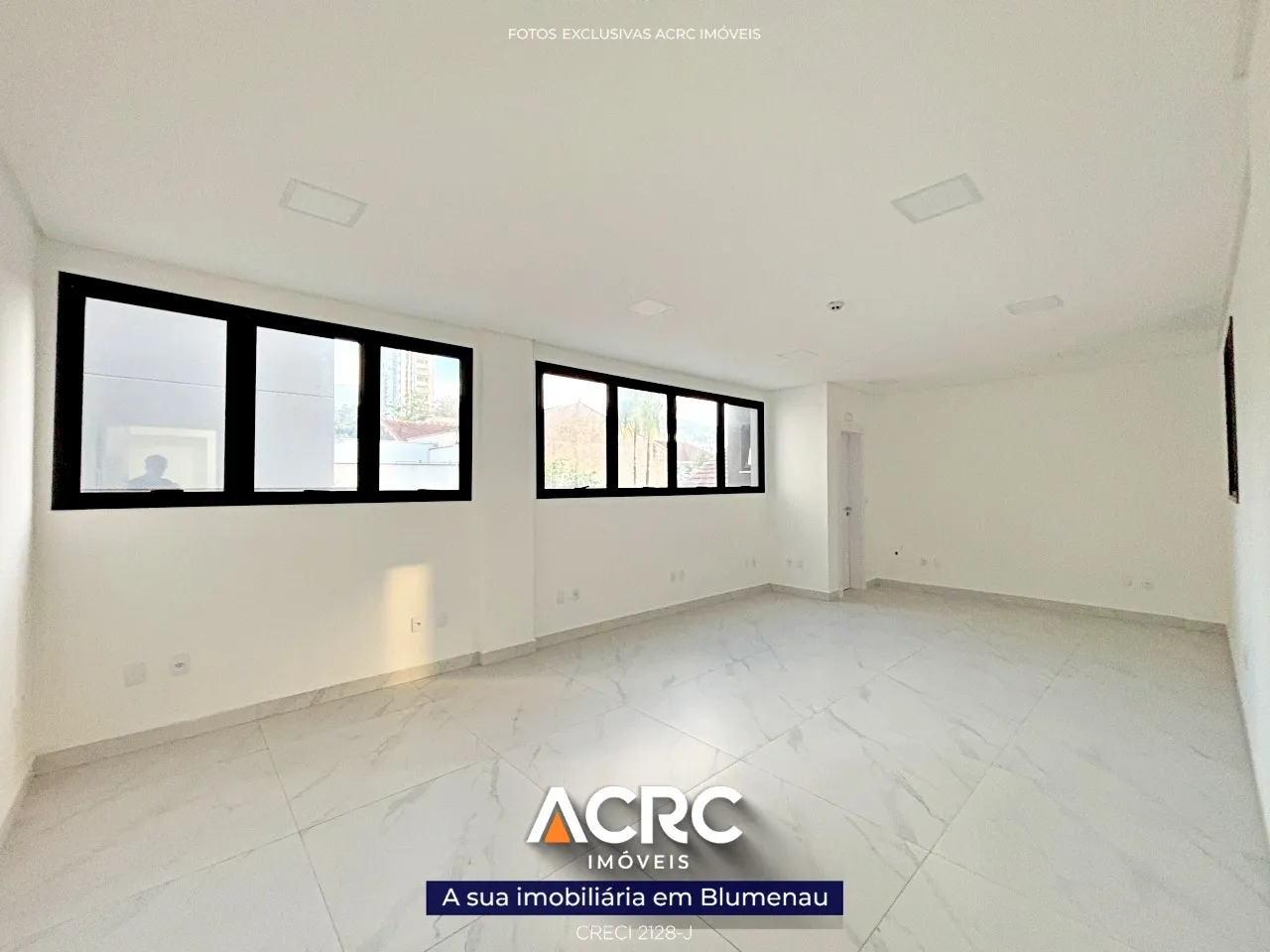 ACRC Imóveis - SA01118 - Sala comercial para Locação no Bairro da Velha. - foto 1