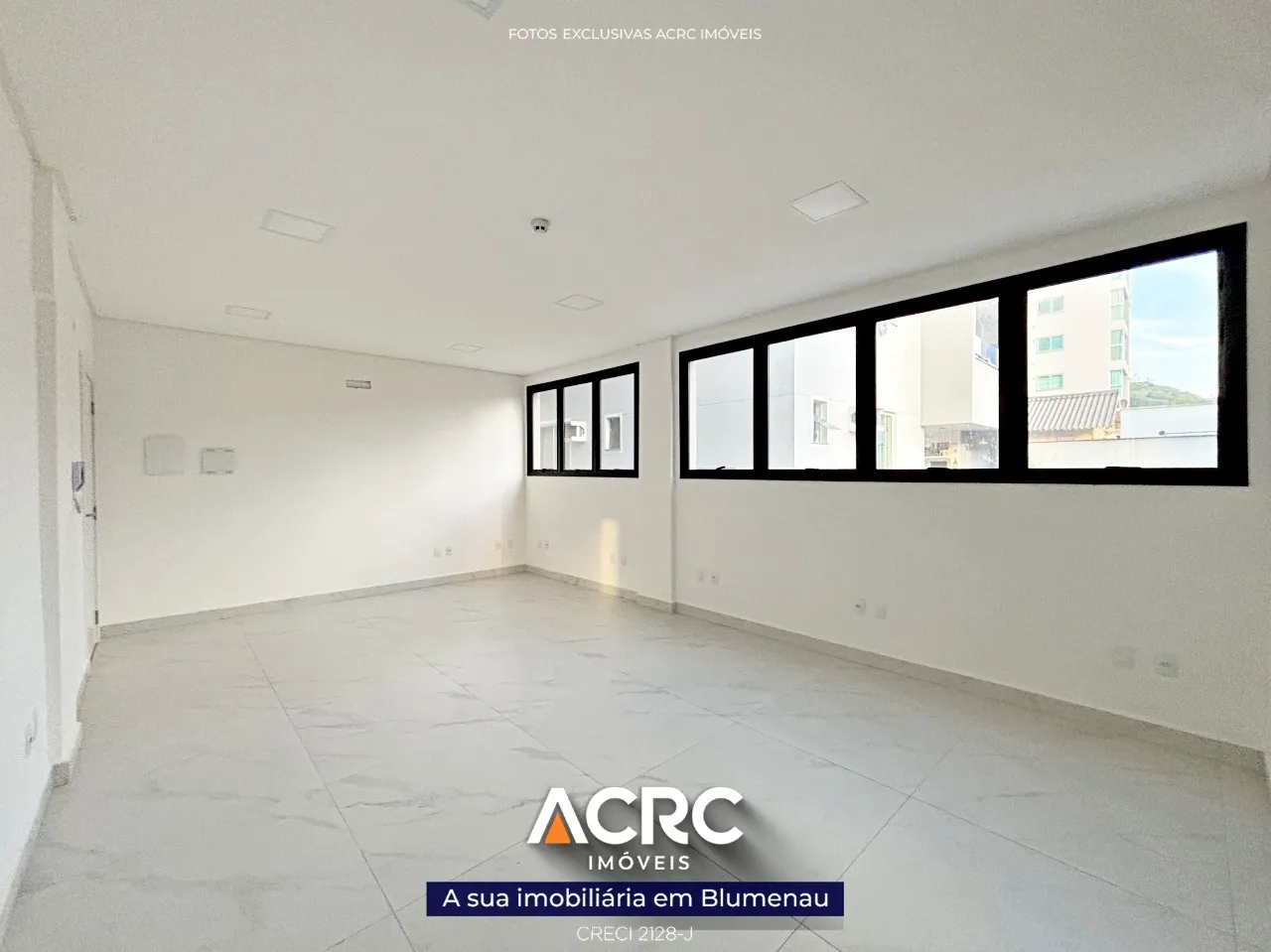 ACRC Imóveis - SA01118 - Sala comercial para Locação no Bairro da Velha. — foto 4