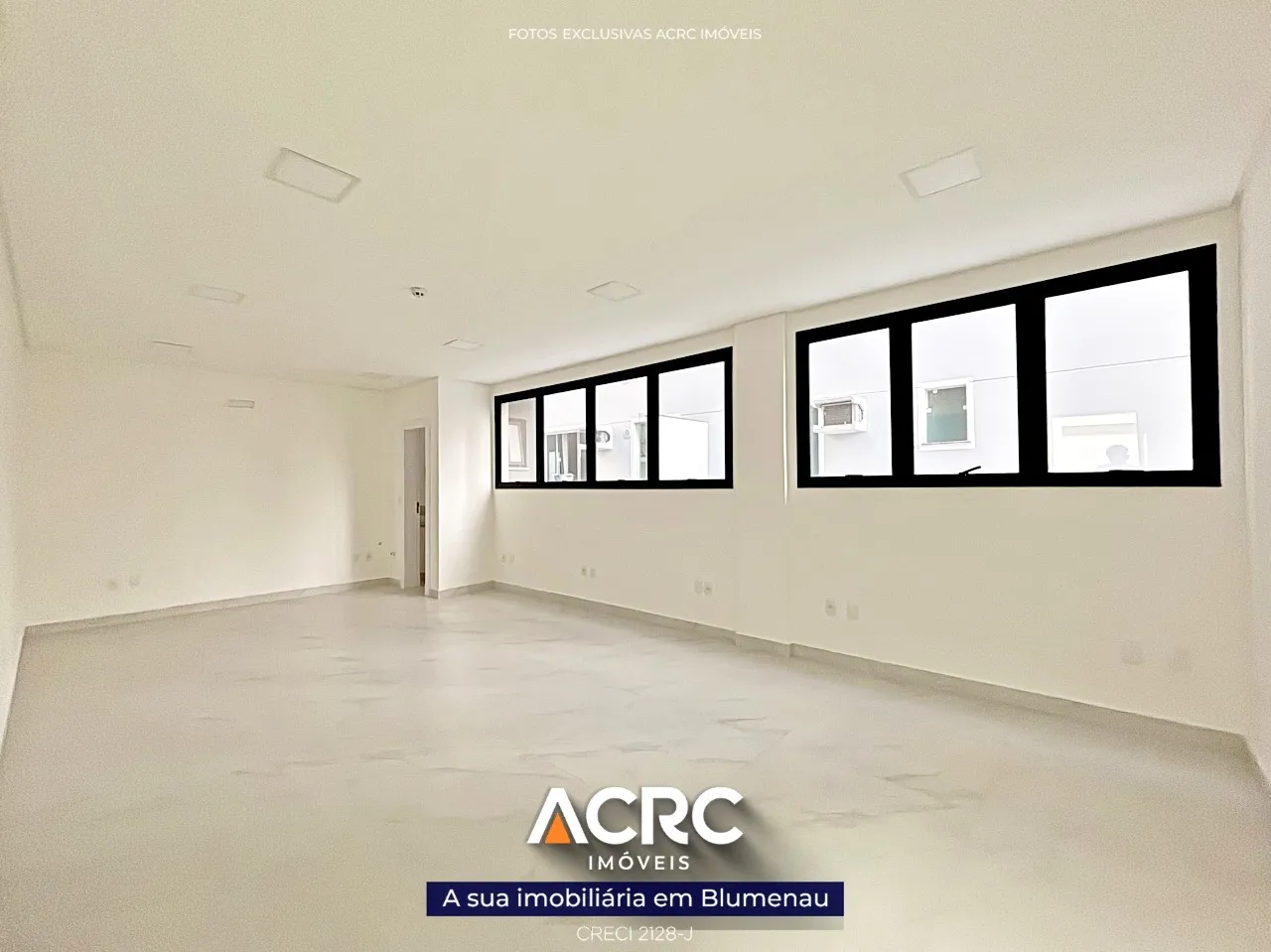 ACRC Imóveis - SA01115 - Sala comercial para Locação no Bairro da Velha. - foto 1
