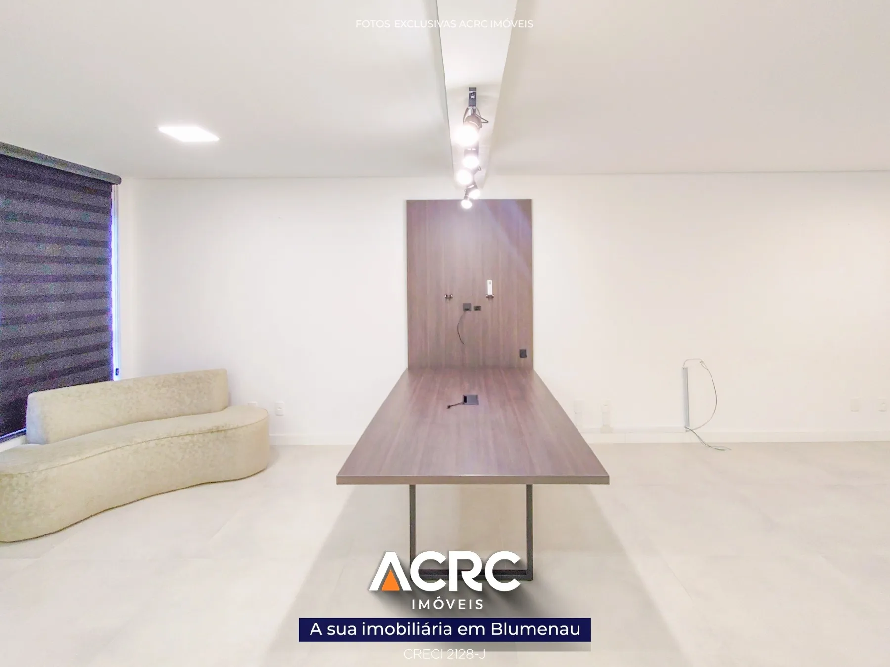ACRC Imóveis - Sala Comercial para Locação em Blumenau no bairro Vila Nova. — foto 4