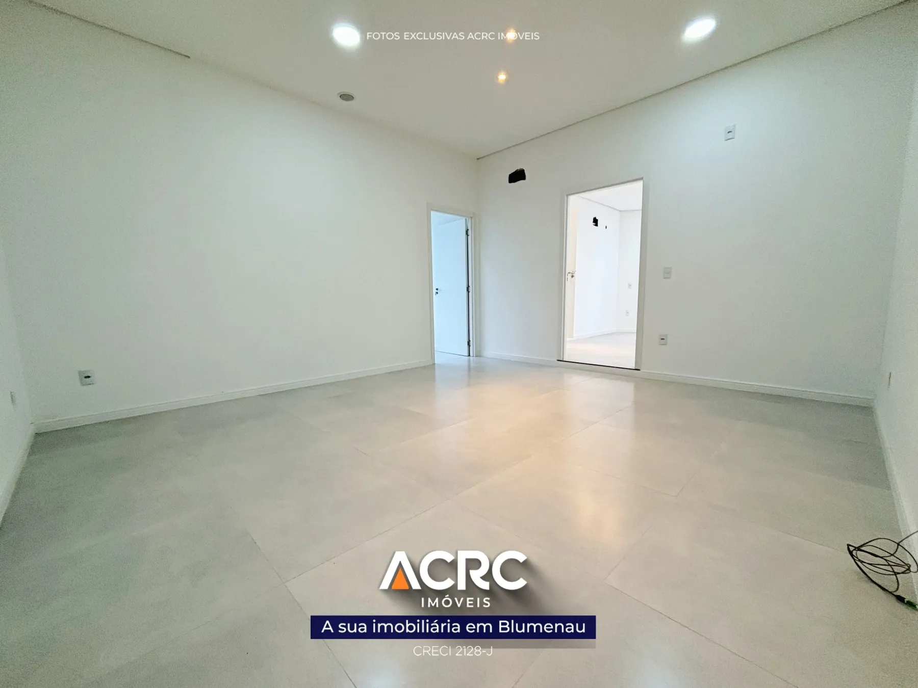ACRC Imóveis - Sala comercial para Locação no Bairro Bom Retiro. — foto 4