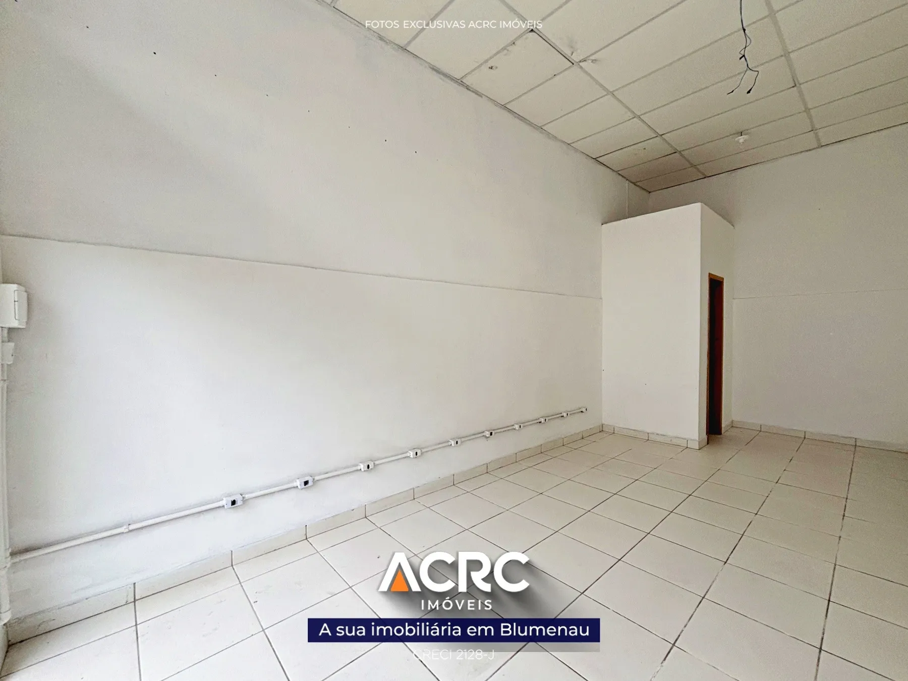 ACRC Imóveis - LJ00422 - Loja comercial para Locação no bairro Centro em Blumenau. — foto 4