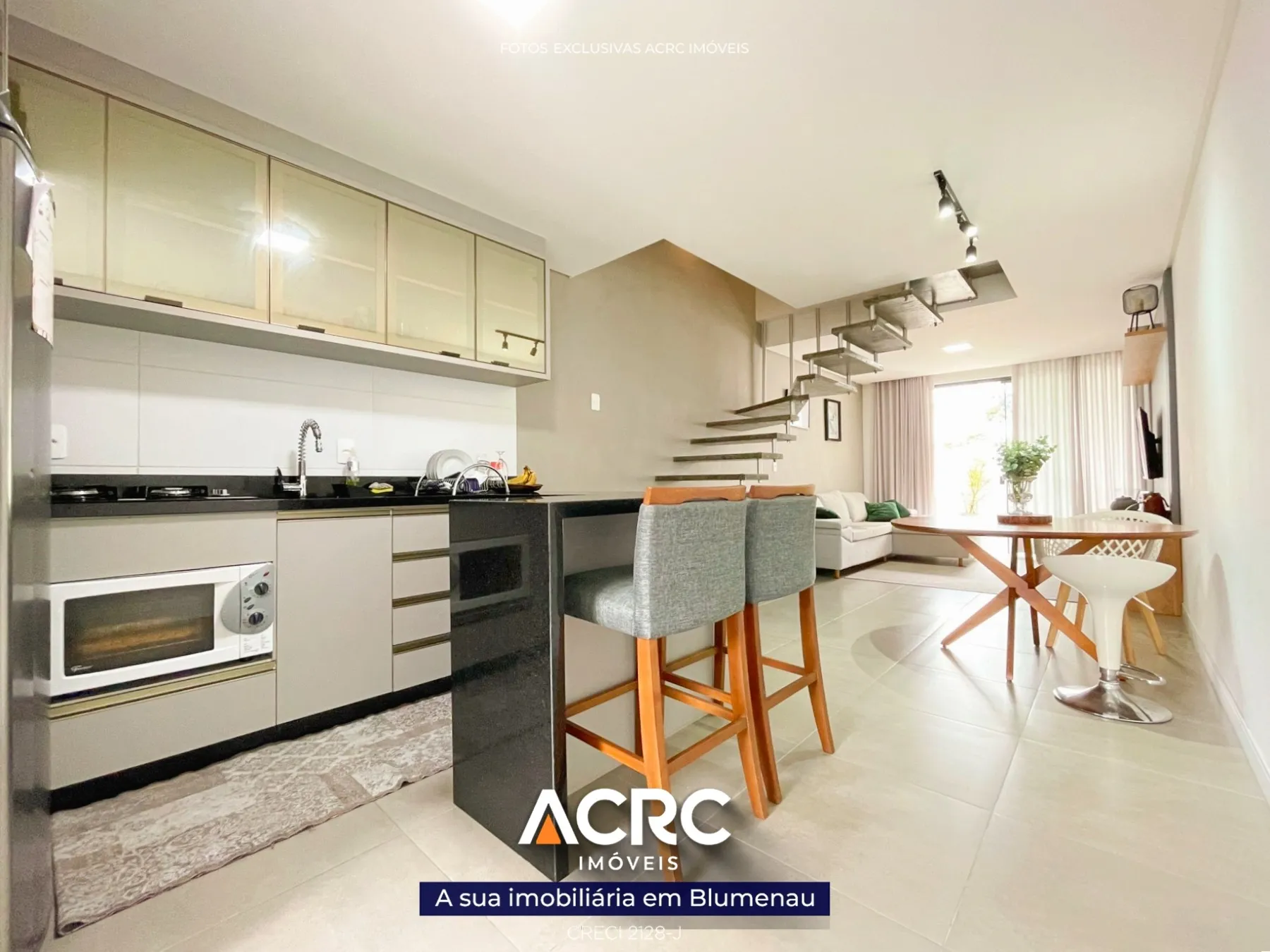 ACRC Imóveis - Sobrado para Venda no bairro Itoupava Norte em Blumenau. — foto 2