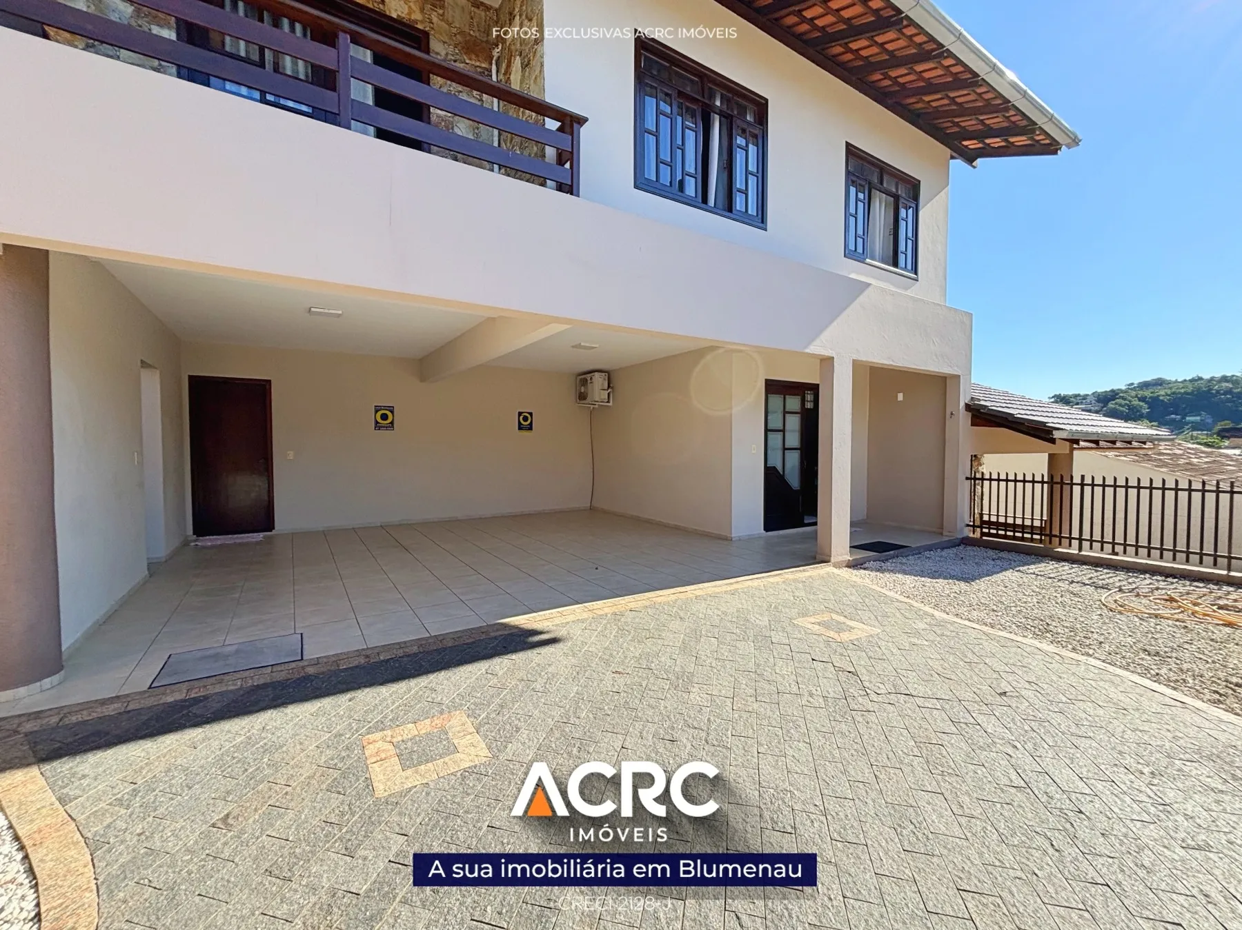 ACRC Imóveis - Casa para Venda no bairro Água Verde em Blumenau. - foto 1