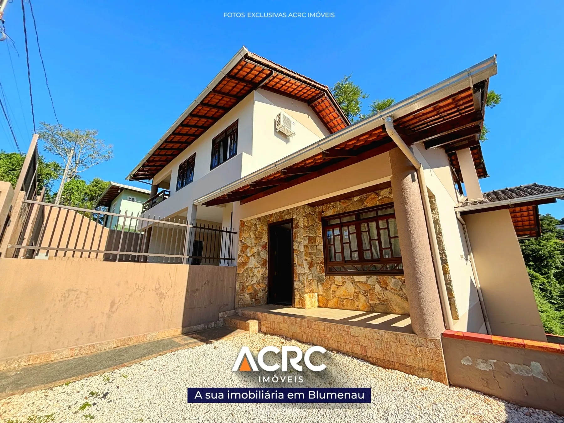 ACRC Imóveis - Casa para Venda no bairro Água Verde em Blumenau. — foto 3