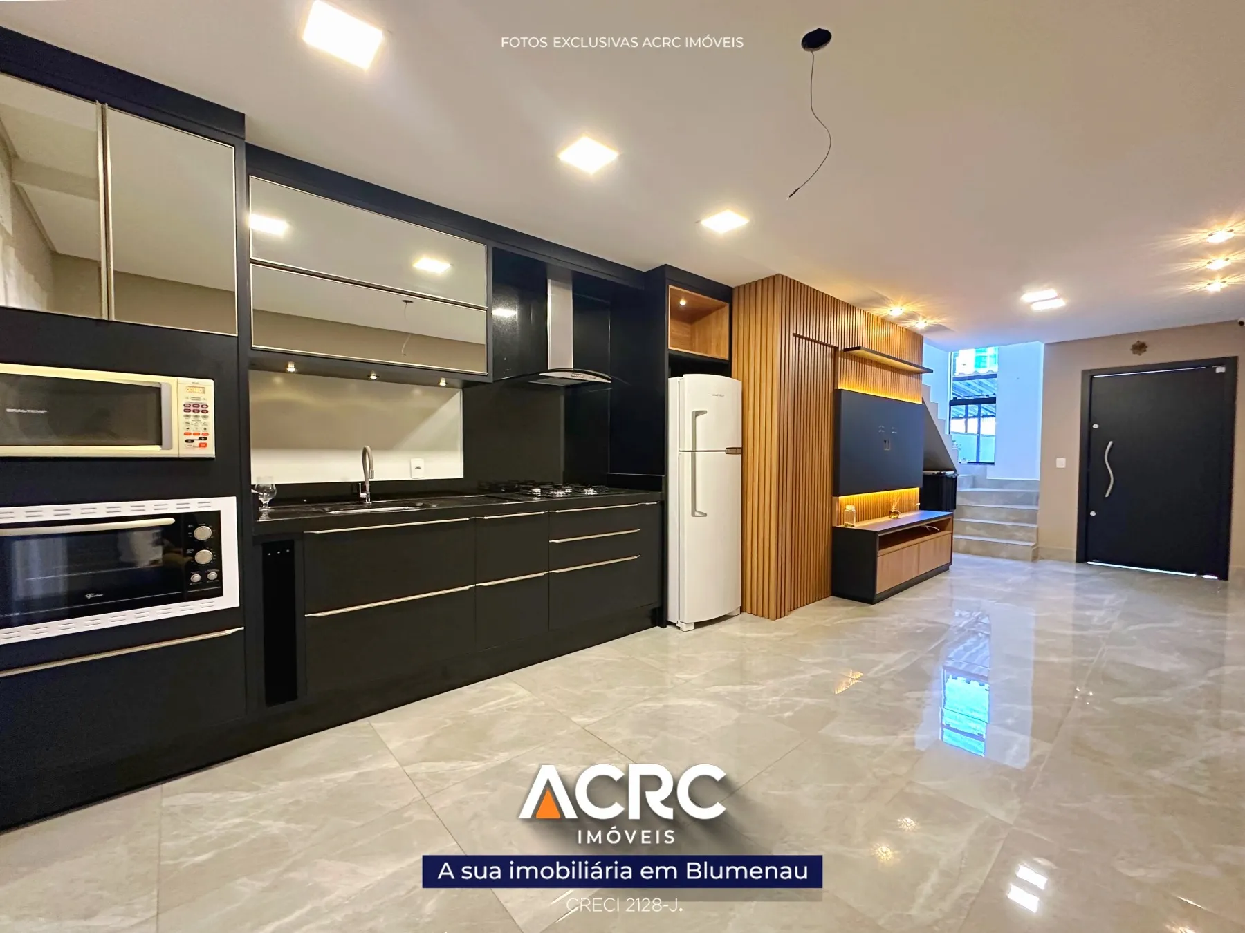 ACRC Imóveis - Casa para Venda no bairro Escola Agrícola em Blumenau. - foto 1