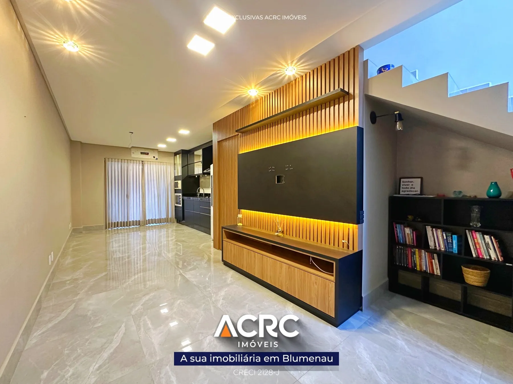 ACRC Imóveis - Casa para Venda no bairro Escola Agrícola em Blumenau. — foto 4