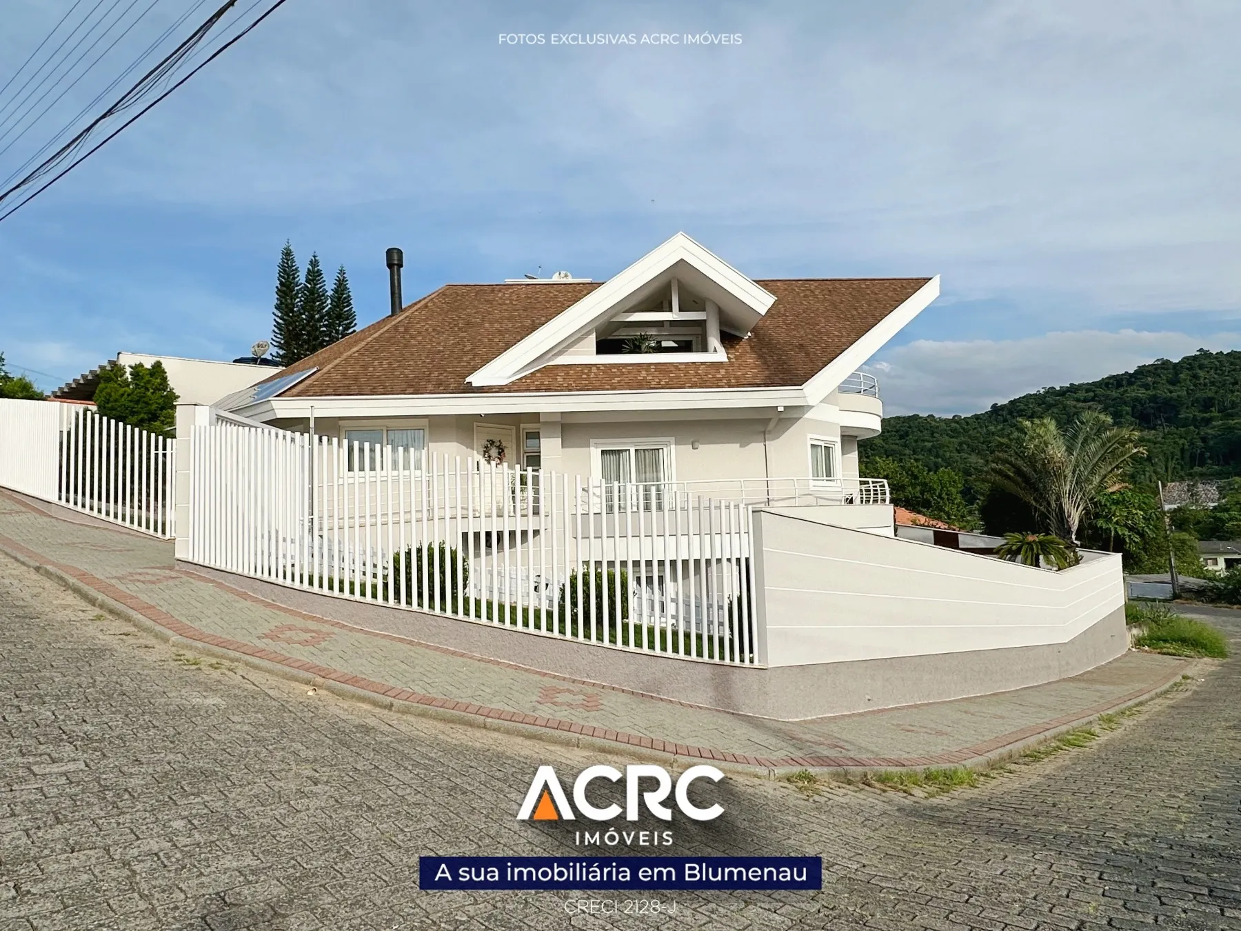 ACRC Imóveis - CA02967 - Casa a Venda no Bairro Velha em Blumenau — foto 2