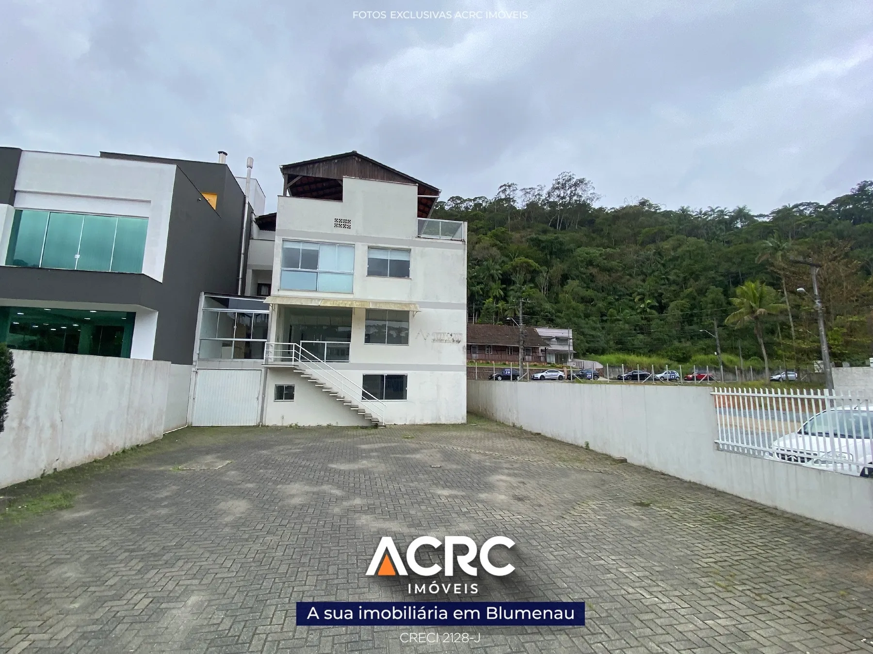 ACRC Imóveis - Prédio para venda no Bairro Ponta Aguda — foto 2