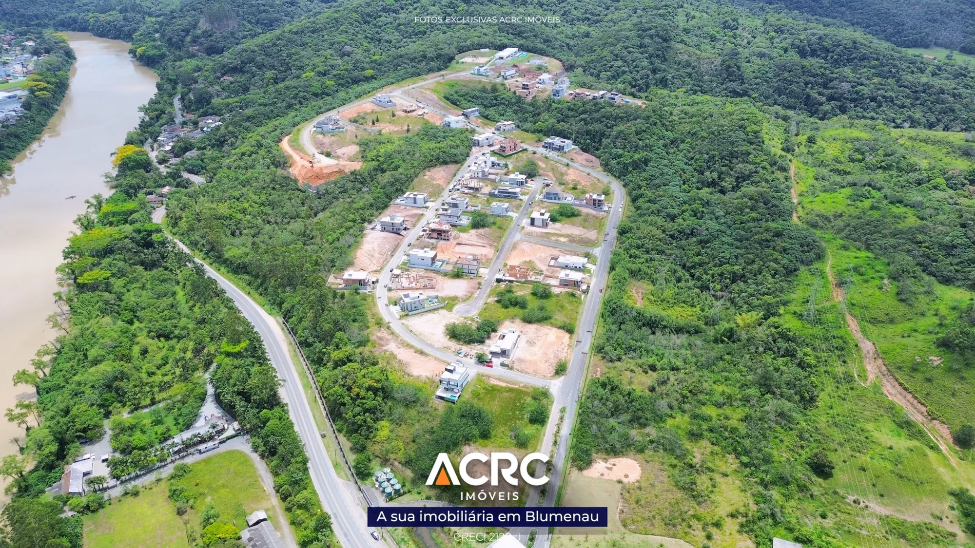 Terreno em condomínio fechado com 566,84m para venda no bairro Ponta Aguda | ACRC Imóveis — foto 2