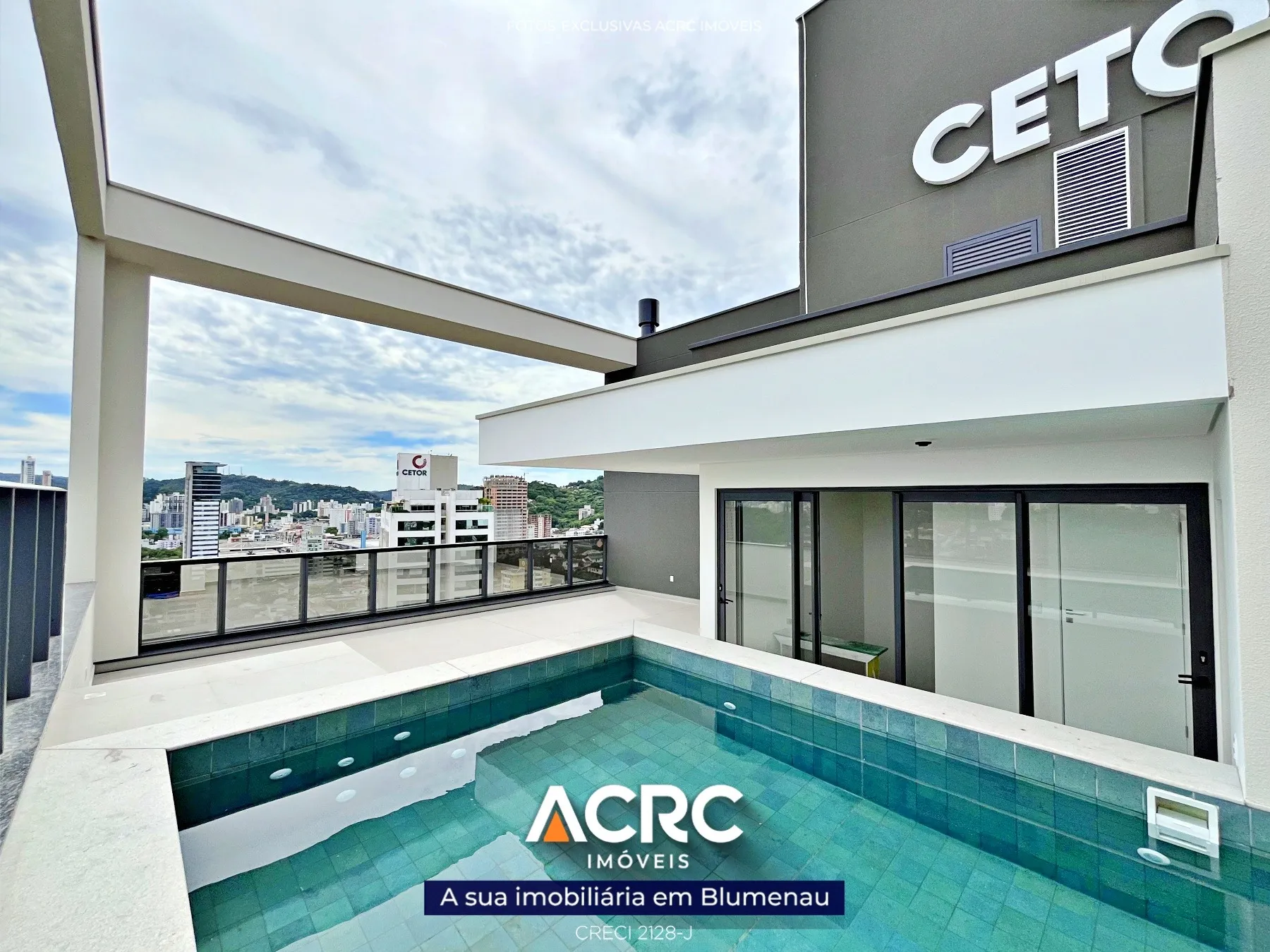 ACRC Imóveis- AP07170 - Cobertura com piscina, 03 suítes e 03 vagas de garagem no Bairro Velha em Blumenau - foto 1