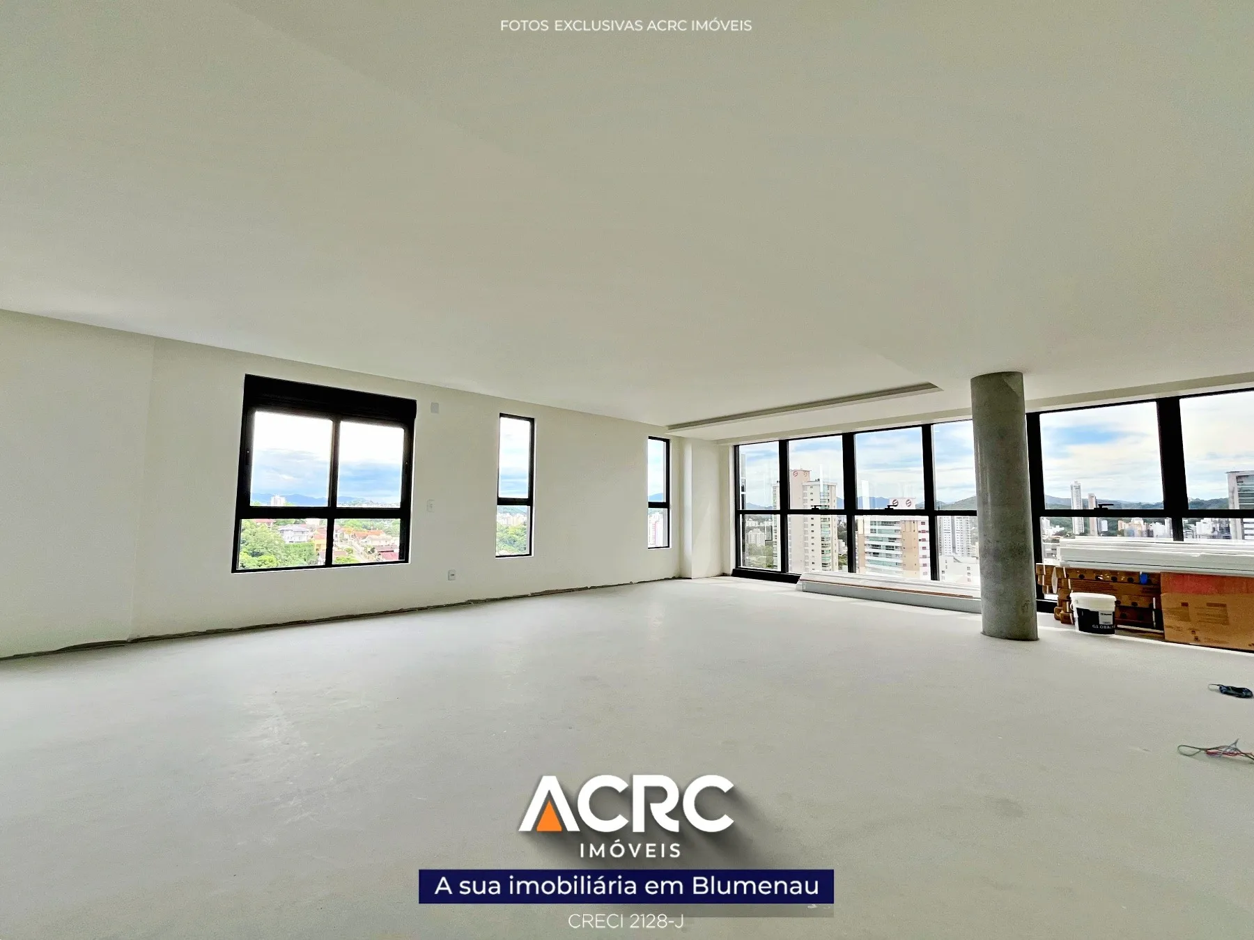 ACRC Imóveis- AP07170 - Cobertura com piscina, 03 suítes e 03 vagas de garagem no Bairro Velha em Blumenau — foto 2