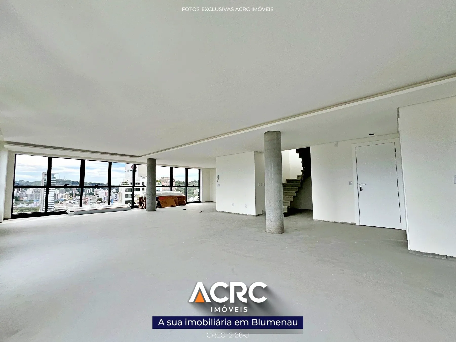 ACRC Imóveis- AP07170 - Cobertura com piscina, 03 suítes e 03 vagas de garagem no Bairro Velha em Blumenau — foto 3