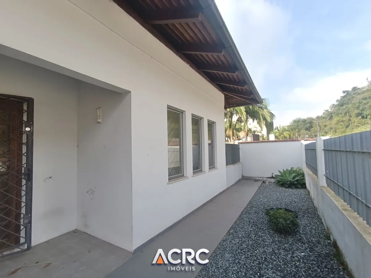 Casa para locação no bairro Salto do Norte | ACRC Imóveis — foto 2