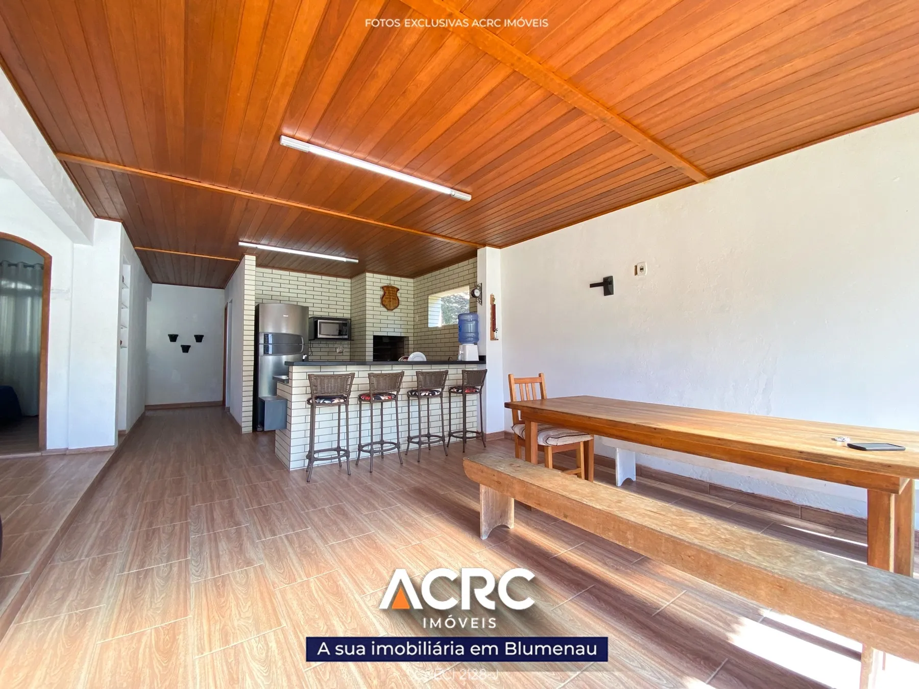 Casa com 04 dormitórios, área de festas e piscina para venda no bairro Progresso | ACRC Imóveis — foto 2