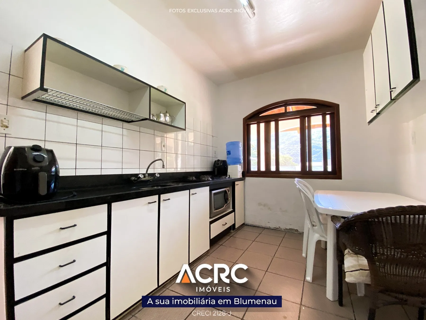 Casa com 04 dormitórios, área de festas e piscina para venda no bairro Progresso | ACRC Imóveis — foto 5