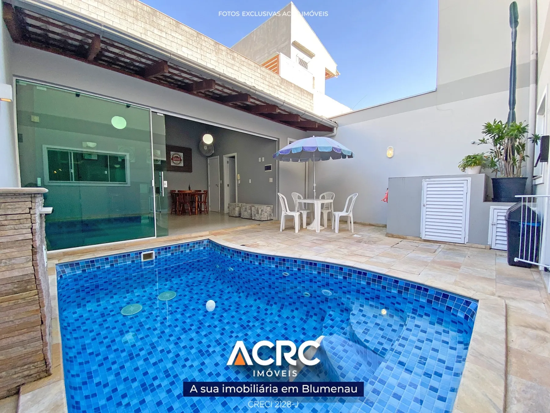 Sobrado de alto padrão para venda no bairro Água Verde | ACRC Imóveis — foto 2