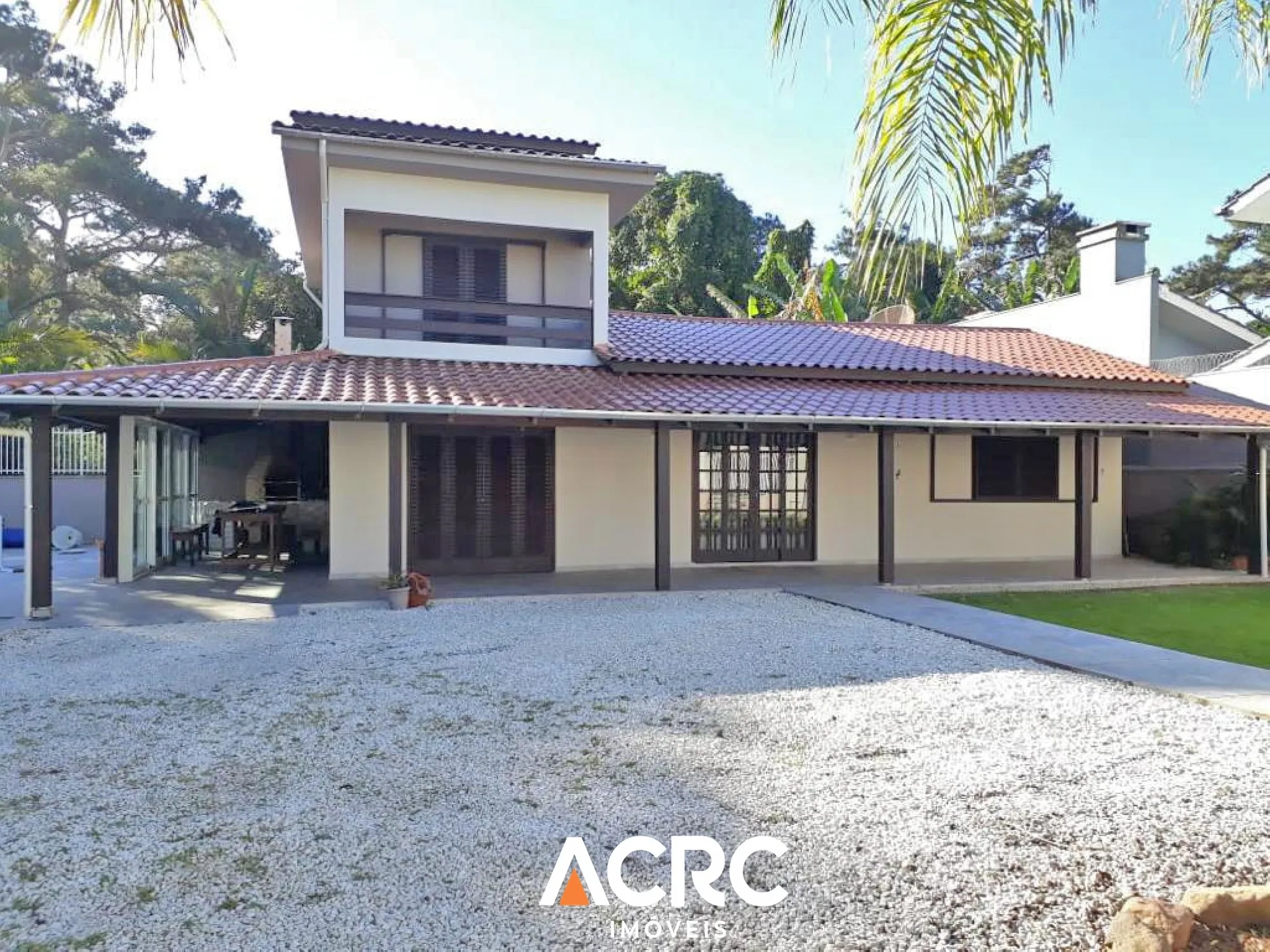 Casa para venda apenas 300m do mar no bairro Itacolomi em Balneário Piçarras l ACRC Imóveis - foto 1