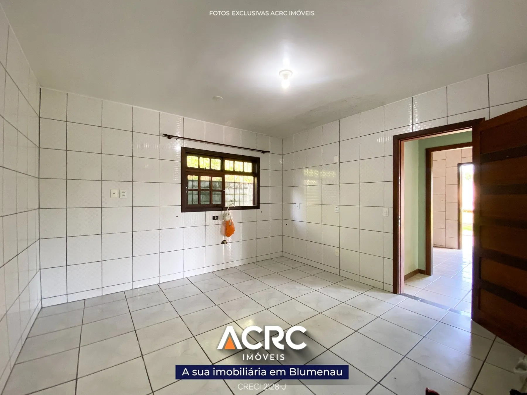 Casa com 05 dormitórios e amplo terreno para venda no bairro Fortaleza | ACRC Imóveis — foto 5