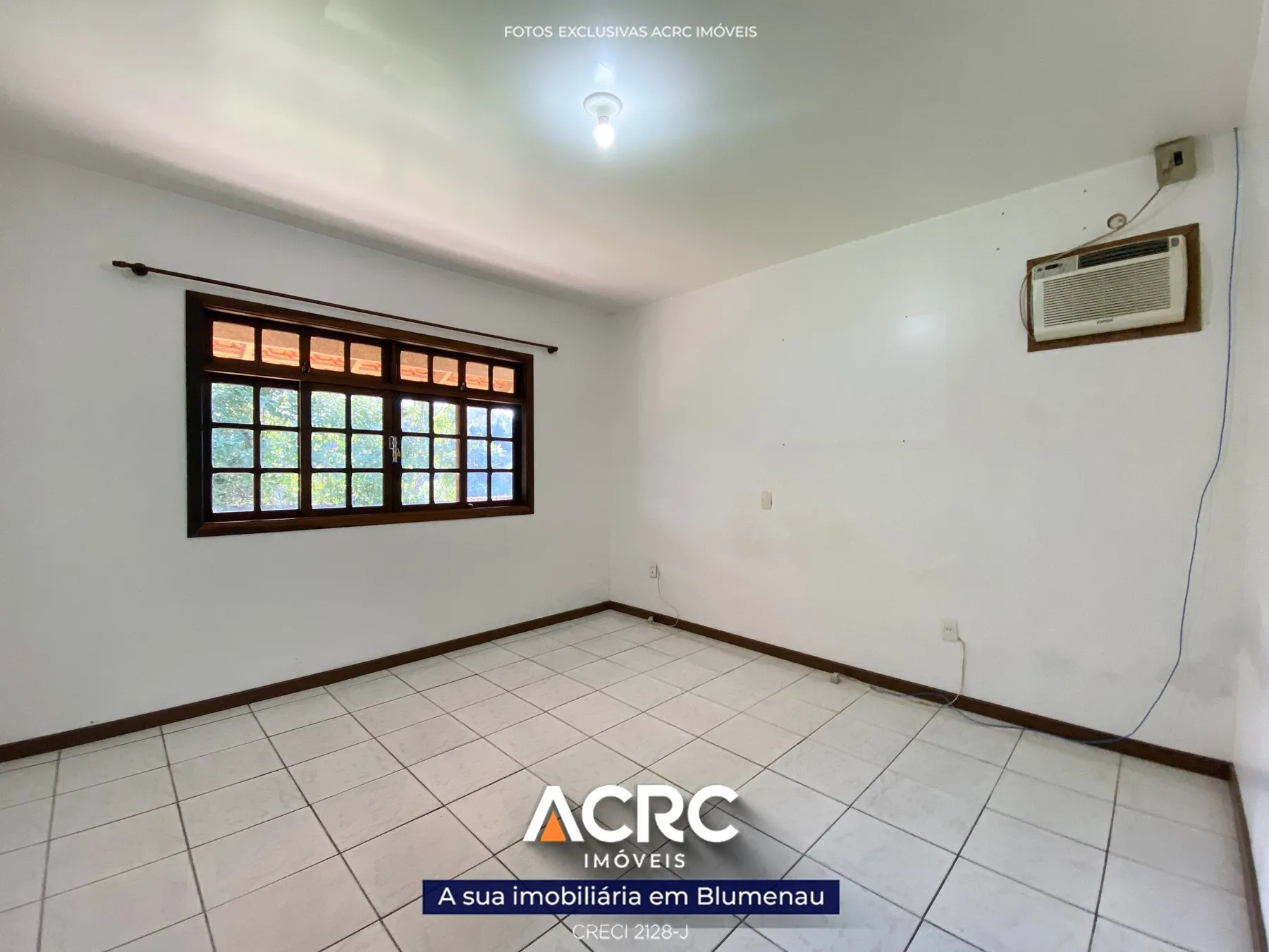 Casa com 05 dormitórios e amplo terreno para venda no bairro Fortaleza | ACRC Imóveis — foto 7