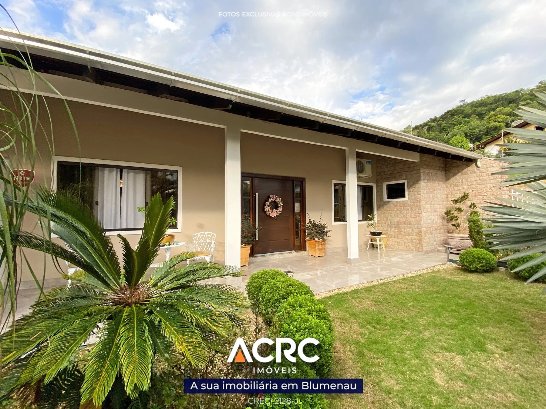 Casa com 03 dormitórios sendo 01 suíte para venda no bairro Velha Central | ACRC Imóveis - foto 1