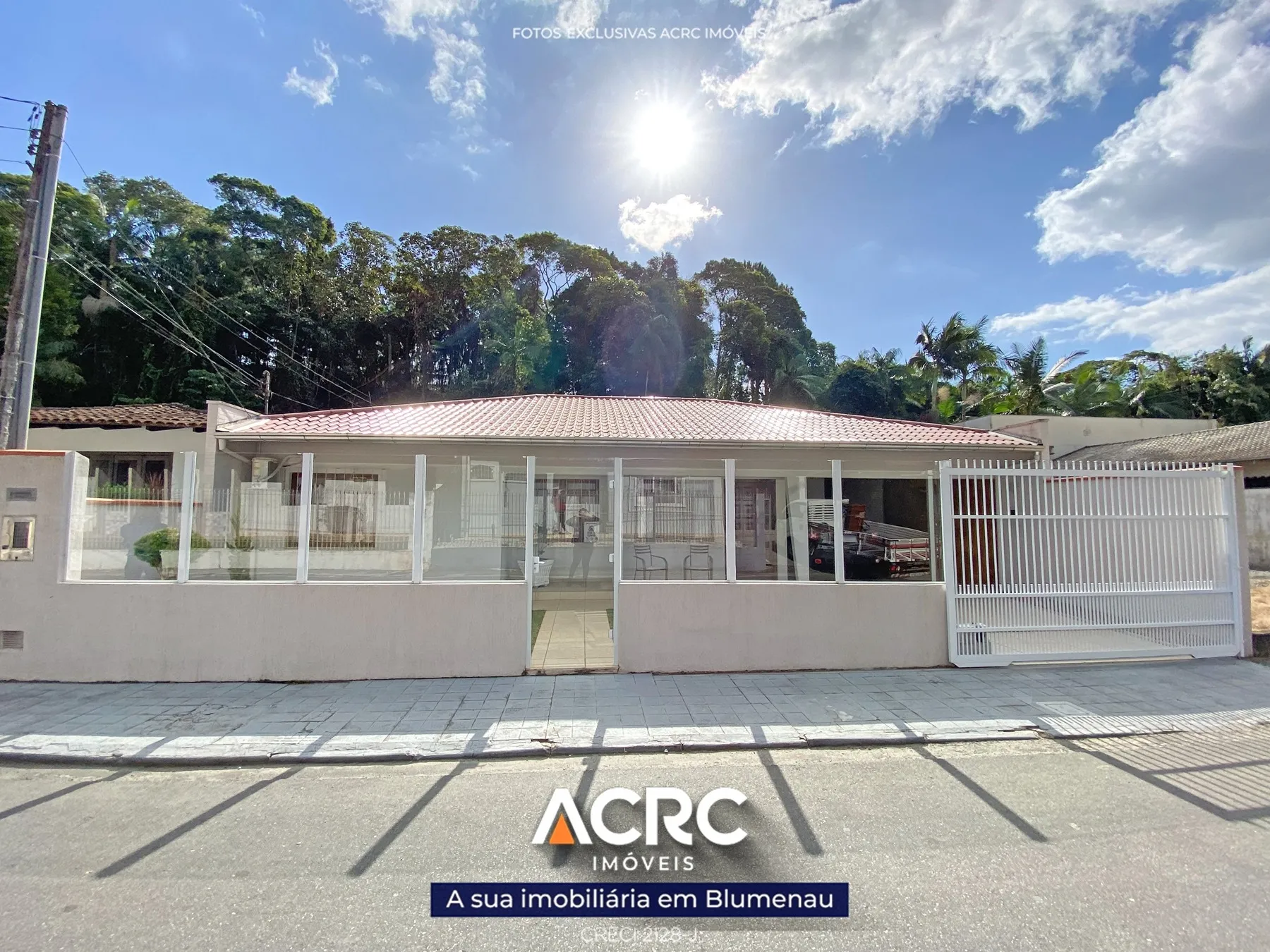 Casa com 03 dormitórios, área de festas e piscina para venda no bairro Itoupava Norte | ACRC Imóveis - foto 1