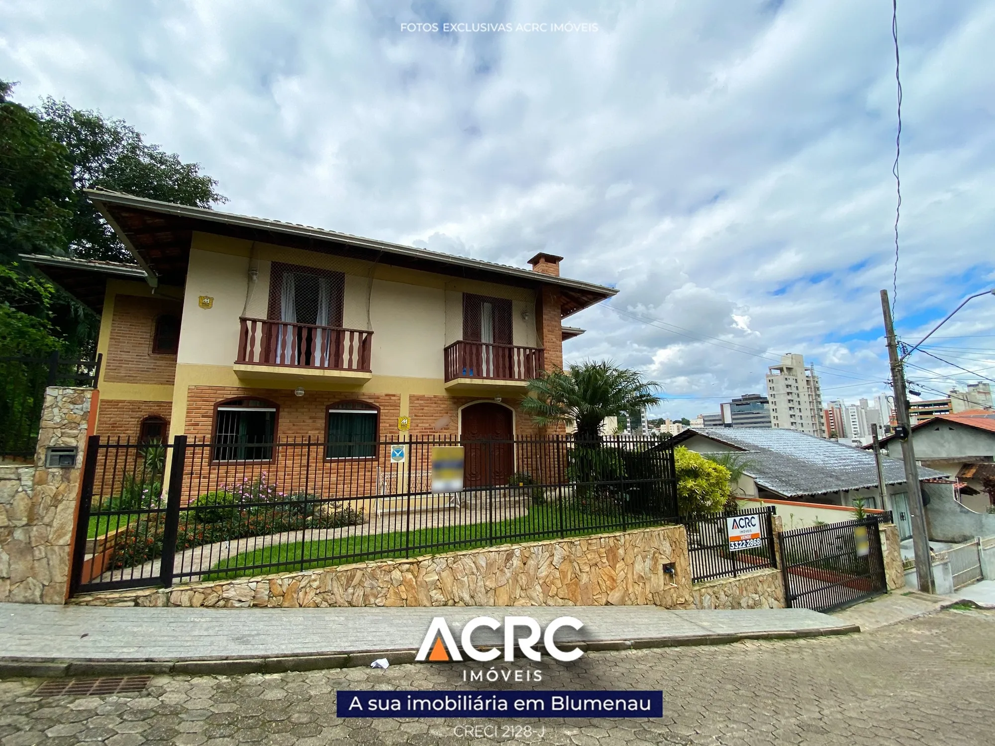 Casa com 04 dormitórios para venda no bairro Vila Nova em Blumenau | ACRC Imóveis - foto 1
