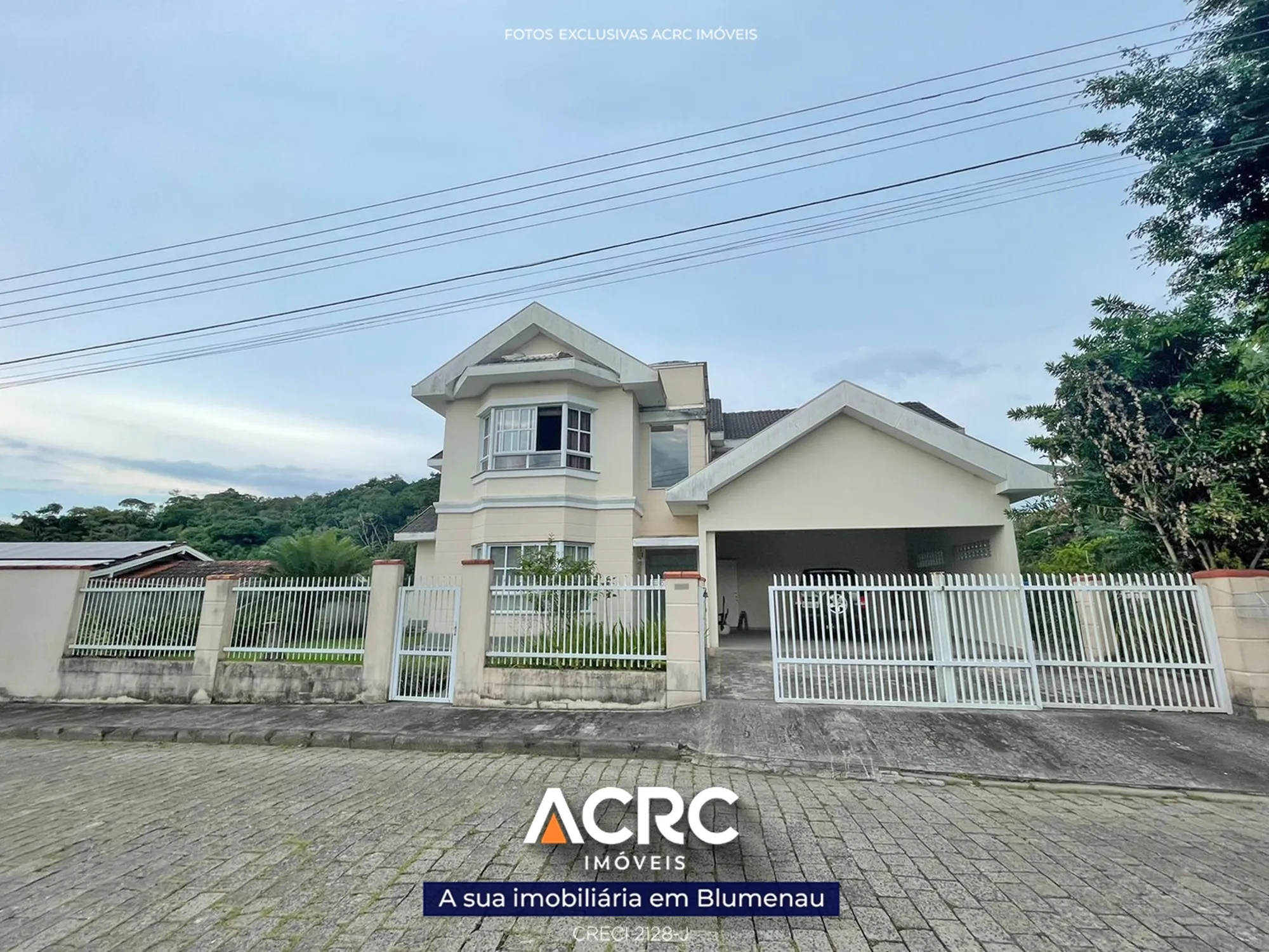 Casa com 04 dormitórios para venda no bairro Garcia em Blumenau | ACRC Imóveis - foto 1