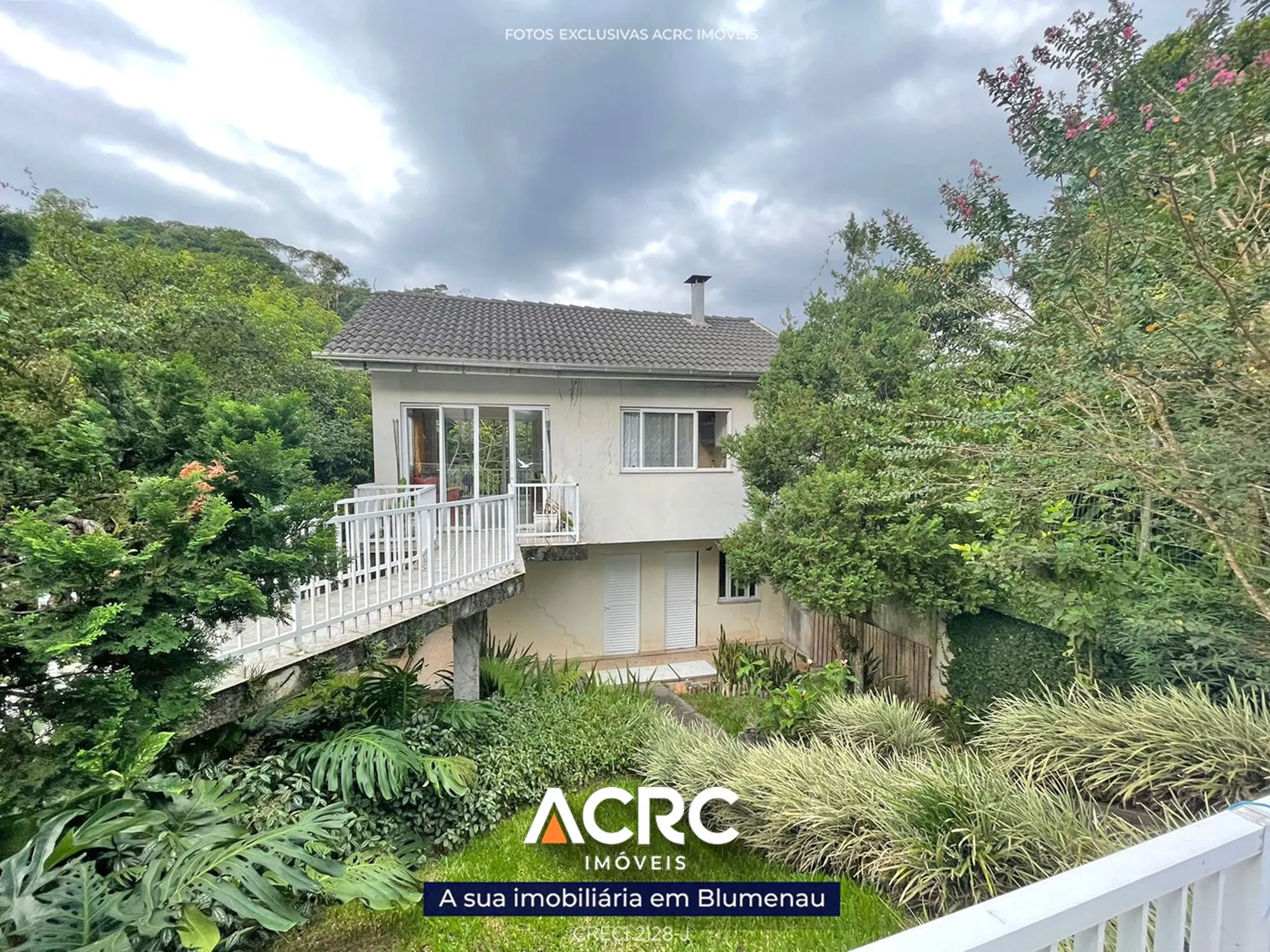 Casa com 04 dormitórios para venda no bairro Garcia em Blumenau | ACRC Imóveis — foto 3