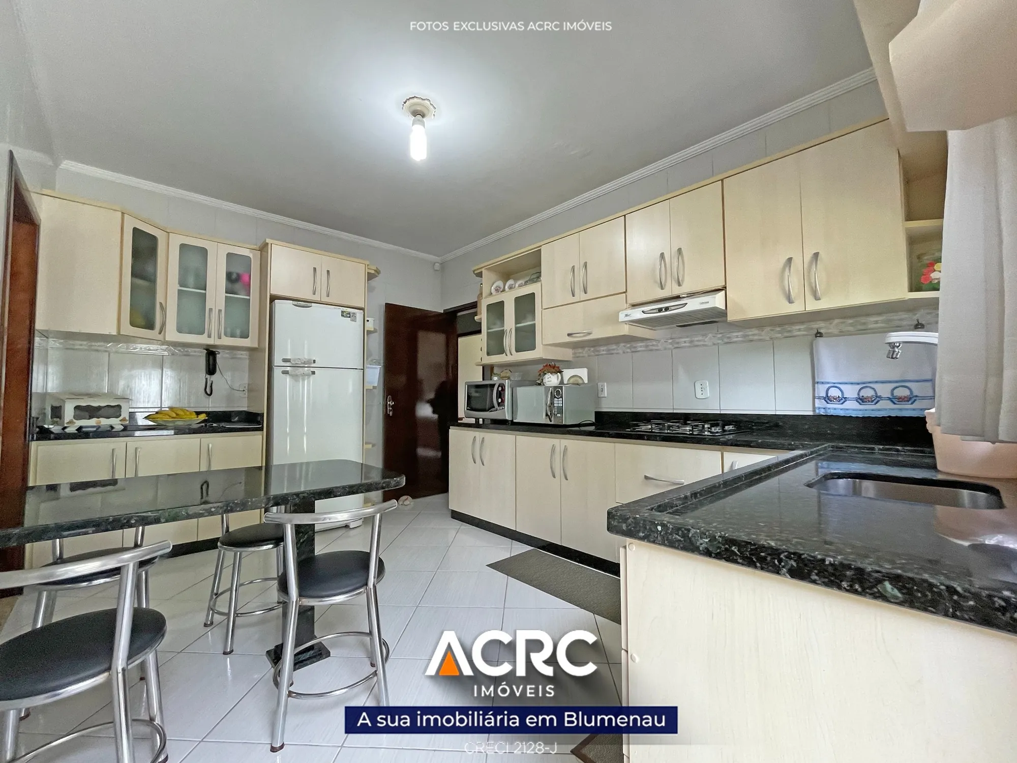 Casa com 03 dormitórios para venda no bairro Bela Vista em Gaspar | ACRC Imóveis — foto 4