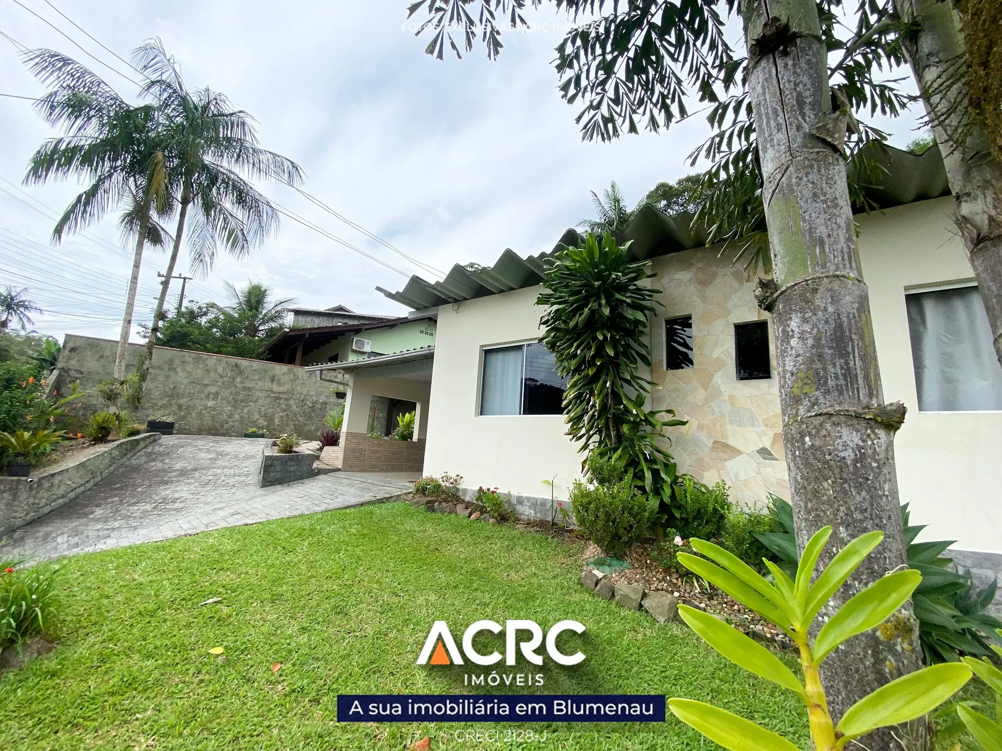 Casa com 03 dormitórios para venda no Bairro Nova Esperança em Blumenau | ACRC Imóveis — foto 2