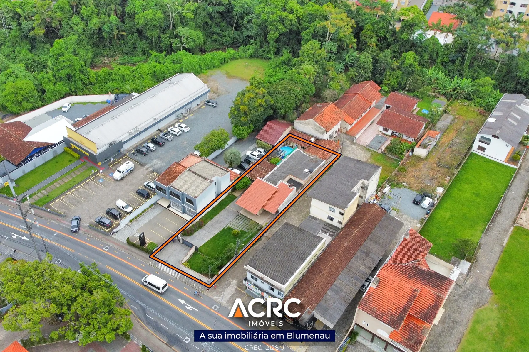ACRC Imóveis - TE00905 - Terreno à venda em Blumenau no Bairro Velha - foto 1