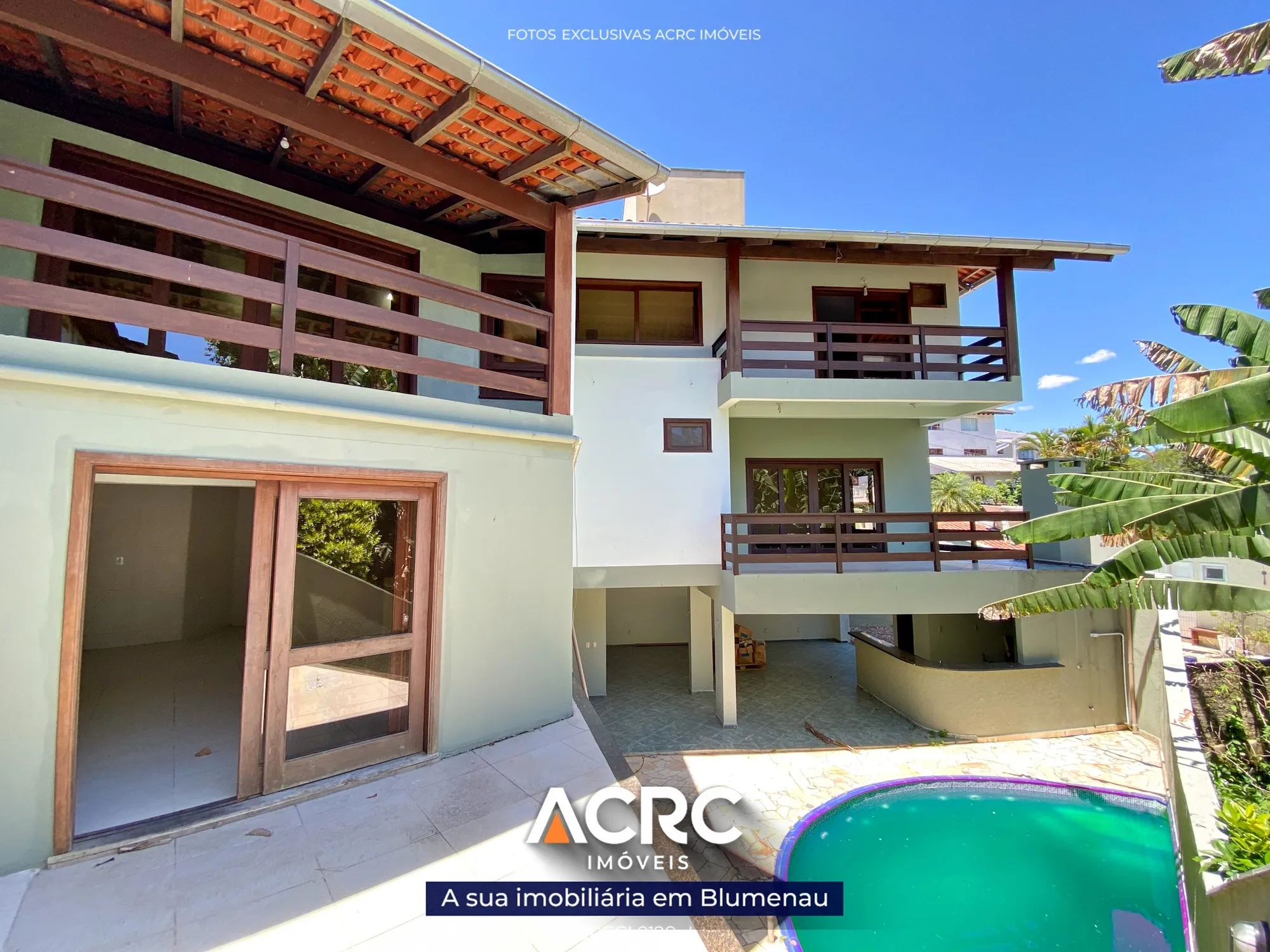 Casa com piscina para venda em Blumenau no Bairro Garcia | ACRC Imóveis - foto 1