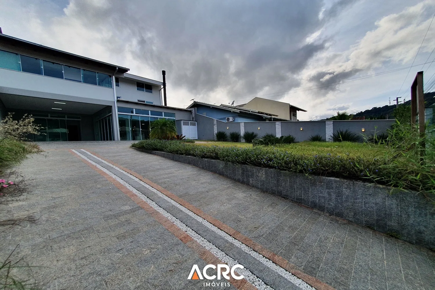 Casa com 05 suítes para venda em Gaspar | ACRC Imóveis - foto 1