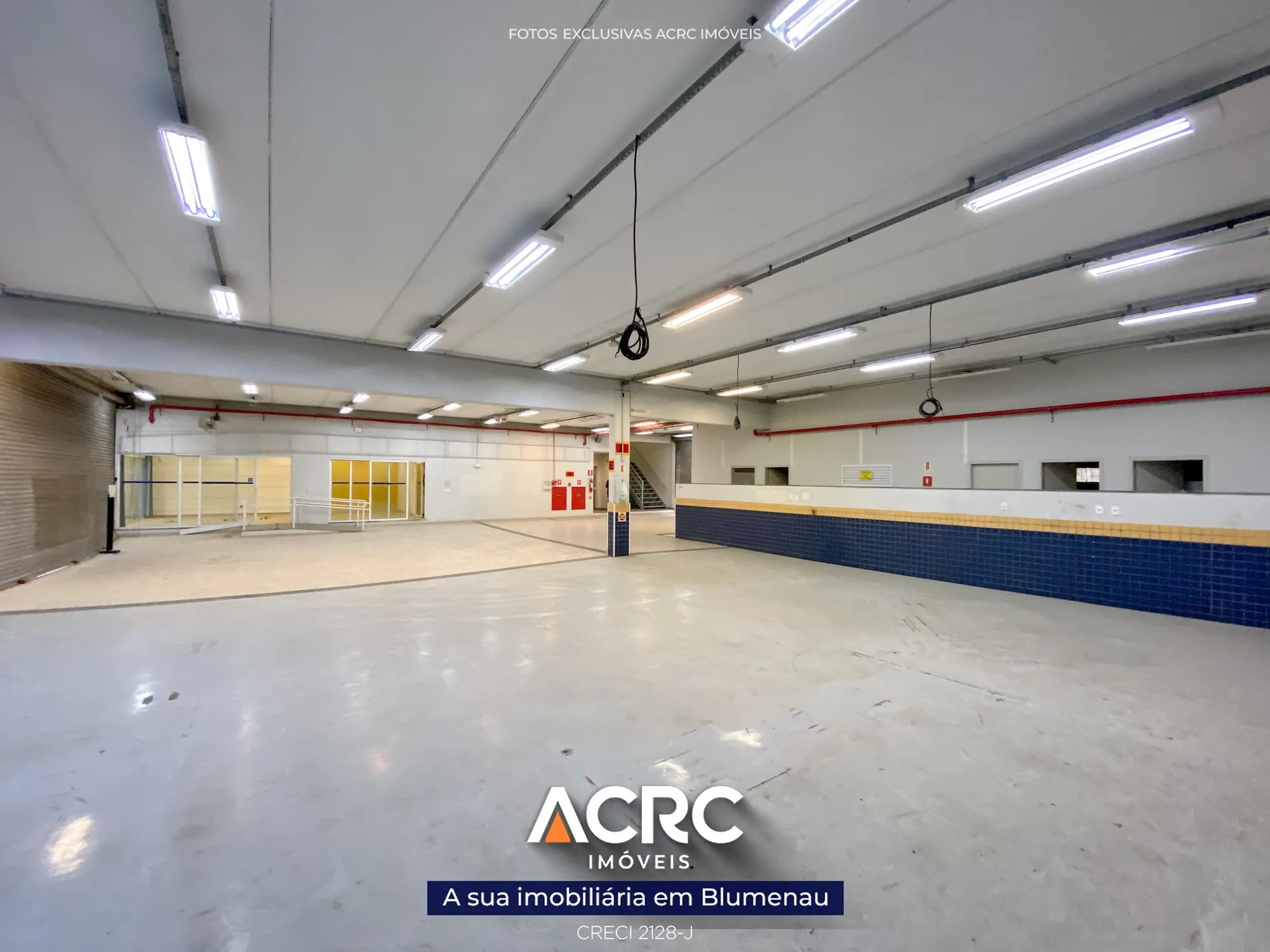 ACRC Imóveis - Galpão comercial à venda no bairro Ponta Aguda — foto 2