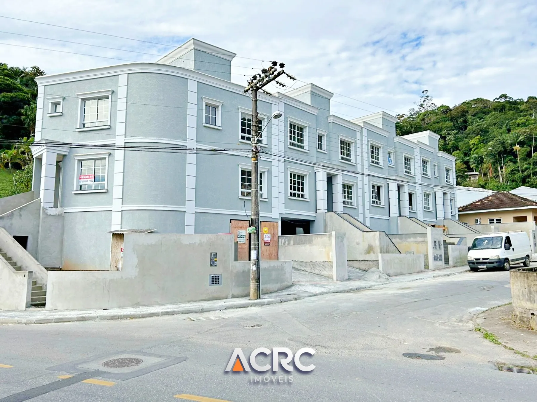 ACRC Imóveis - Sobrado para Venda em Blumenau no Bairro Garcia - foto 1