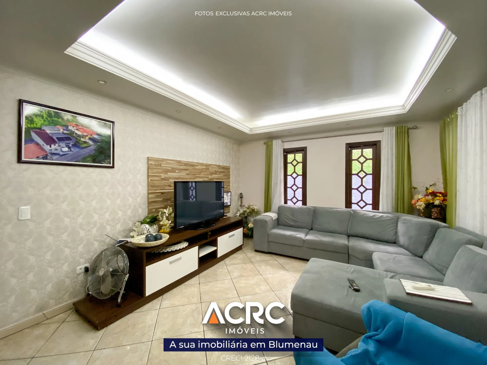 Casa · à venda · 3 quartos · 233m² · Velha Central, Blumenau