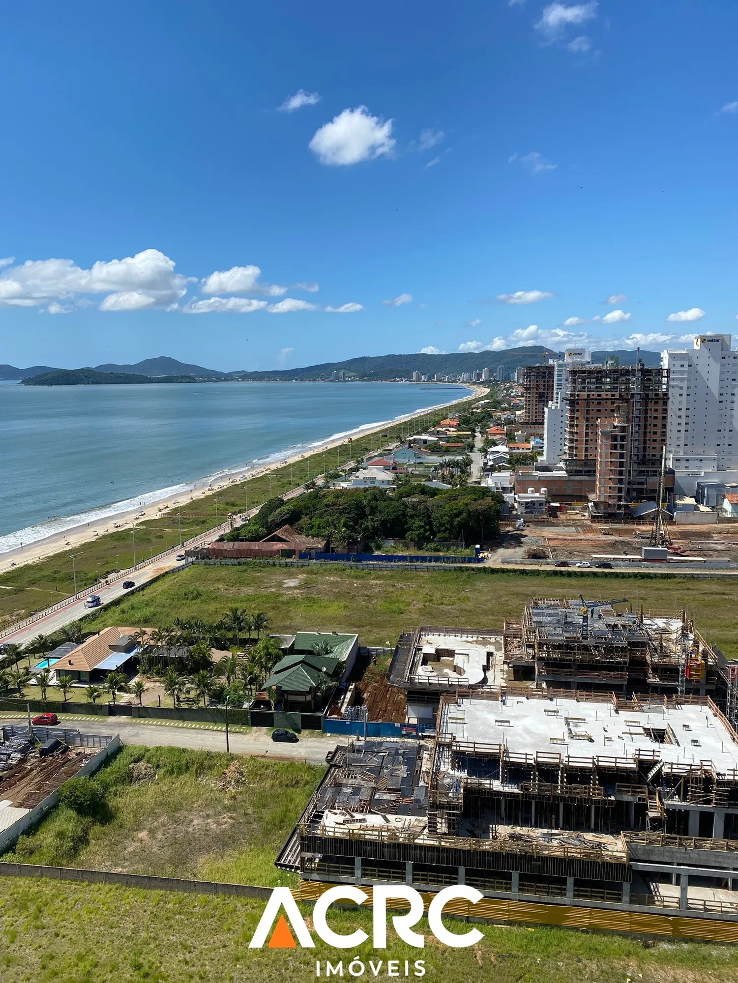 ACRC Imóveis - Apartamento Residencial Bali Beach, com 03 dormitórios sendo 01 suíte e 01 vaga de garagem — foto 3