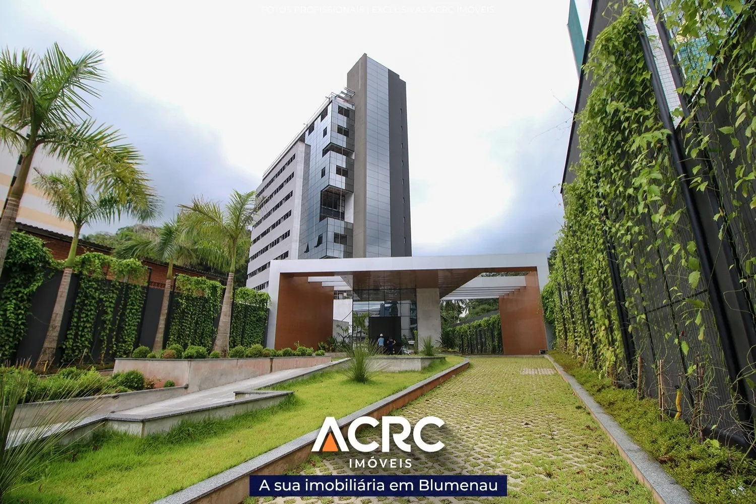 ACRC Imóveis - Sala comercial para venda e locação em Blumenau no bairro Garcia - foto 1