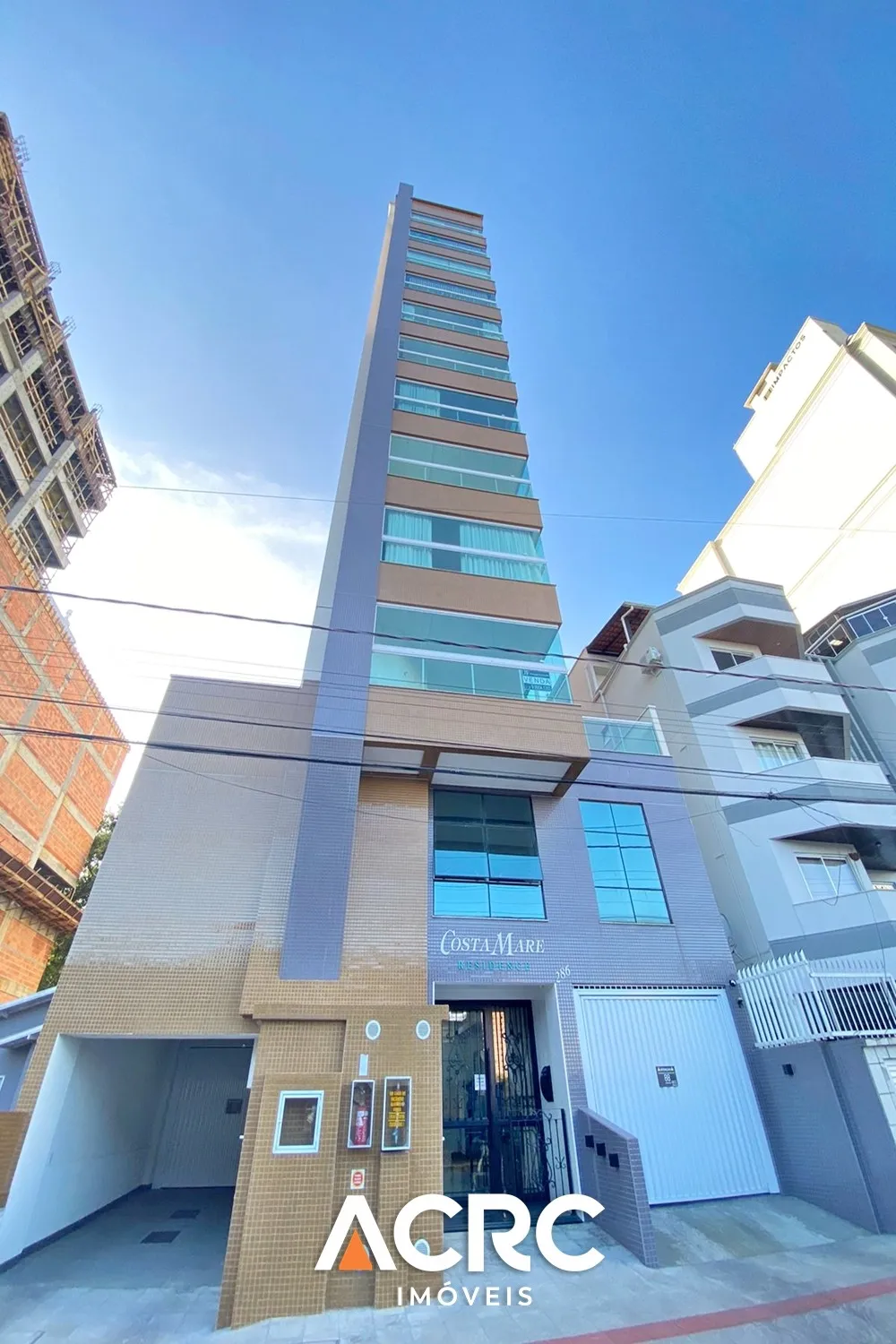 ACRC Imóveis - Apartamento para venda em Itapema no bairro Meia Praia - foto 1