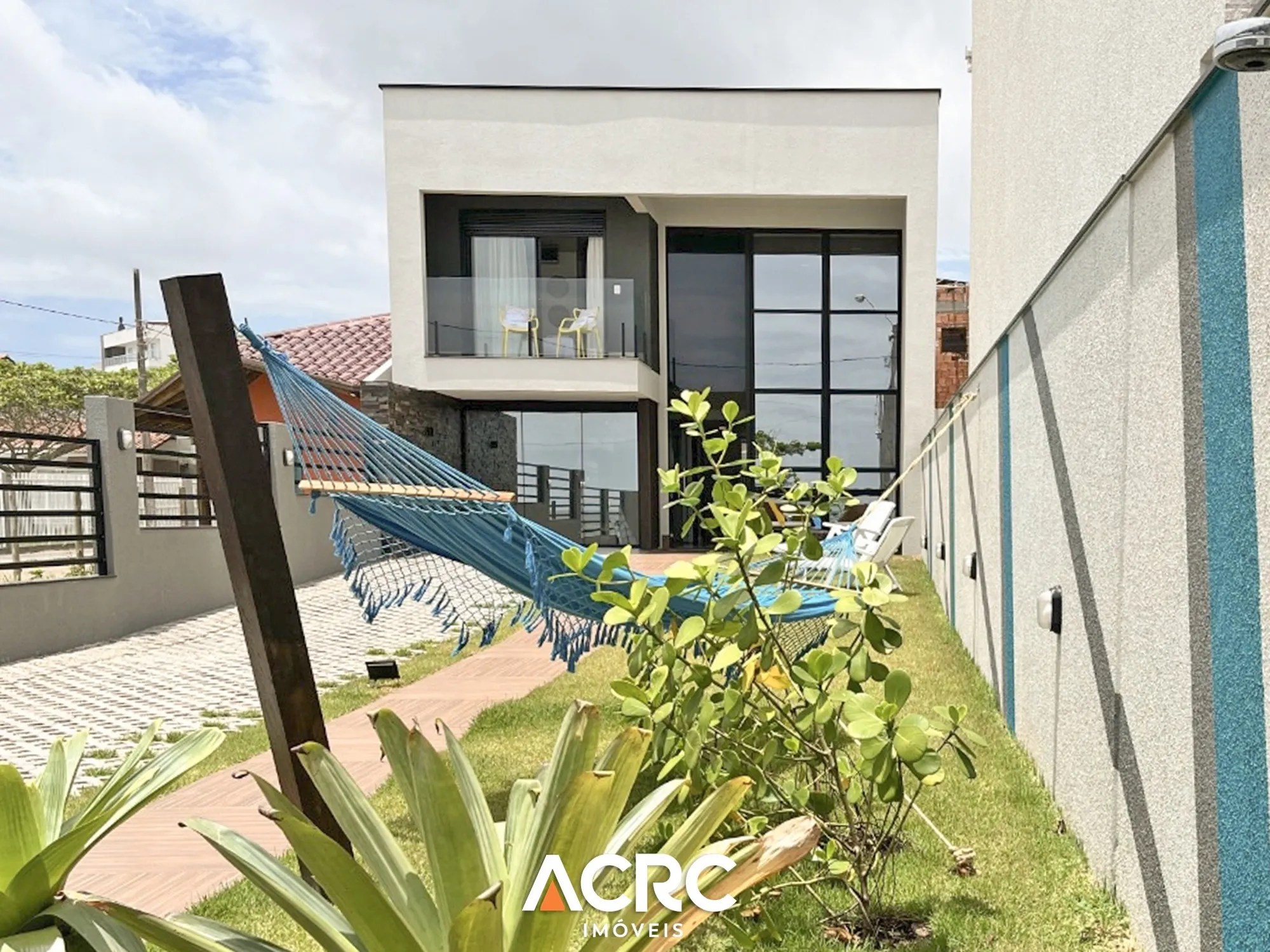 Sobrado na Praia da Armação com 03 suítes para venda no Bairro Centro em Penha | ACRC Litoral - foto 1