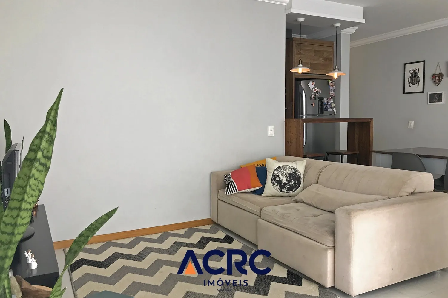 ACRC Imóveis - Apartamento semimobiliado com sacada integrada e churrasqueira para venda no Bairro Bela Vista — foto 4