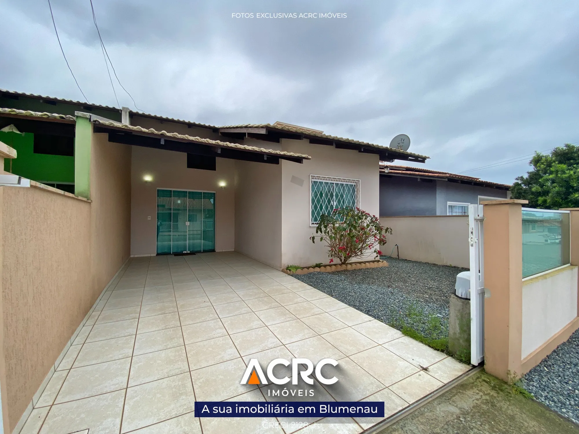 ACRC Imóveis - Casa semimobiliada no litoral para venda em Barra Velha - foto 1
