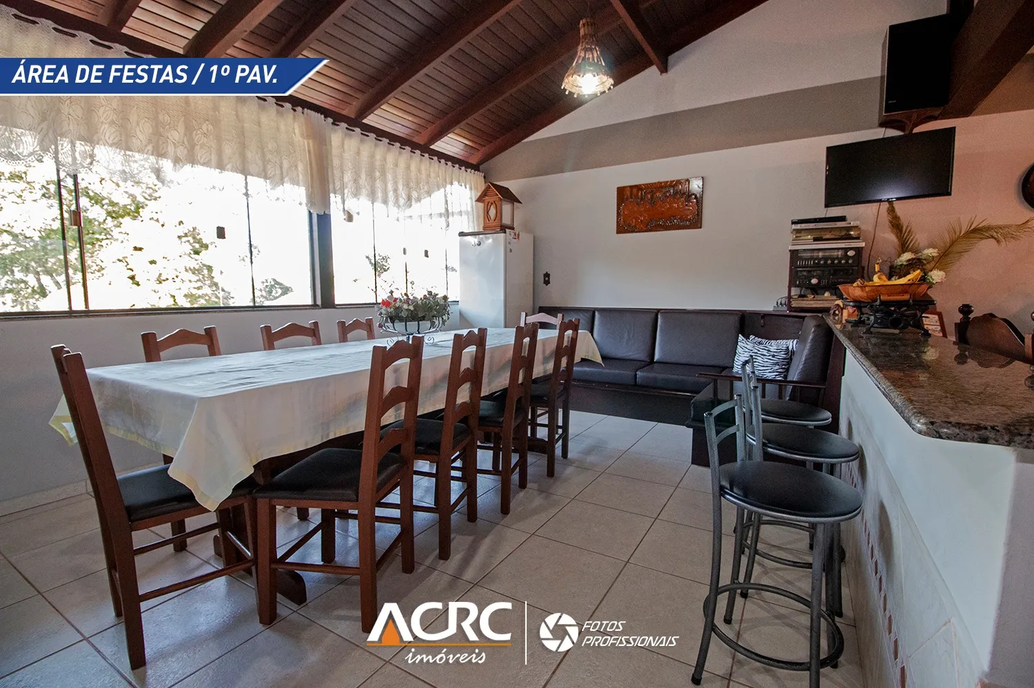 ACRC Imóveis - Casa com 03 pavimentos semi mobiliada para venda no Bairro Água Verde — foto 3