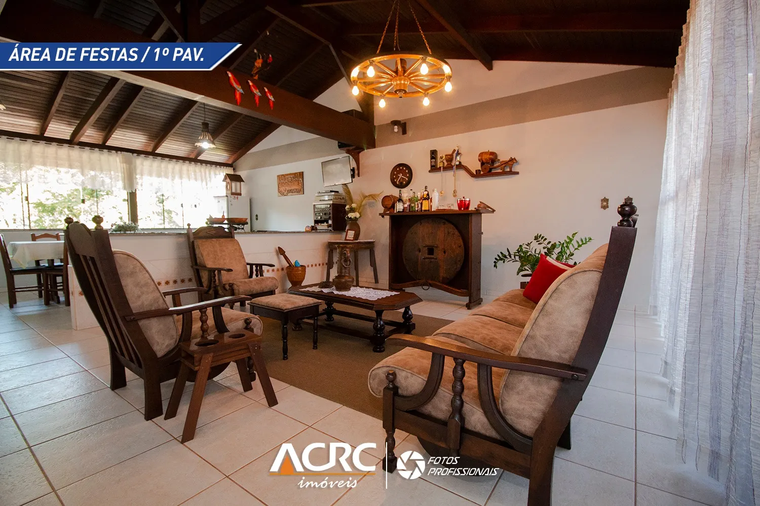 ACRC Imóveis - Casa com 03 pavimentos semi mobiliada para venda no Bairro Água Verde — foto 4